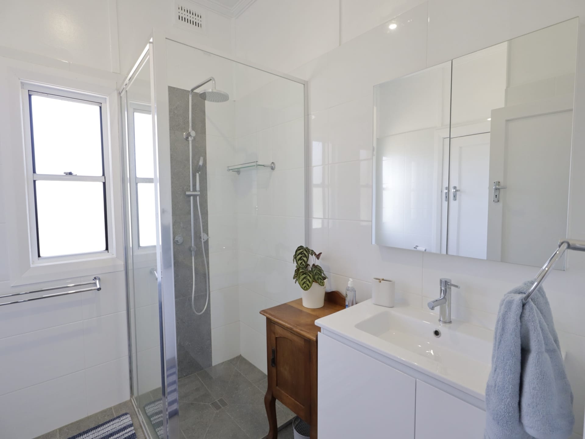Zonovergoten appartement met 3 slaapkamers in centrum Tenterfield - foto 13