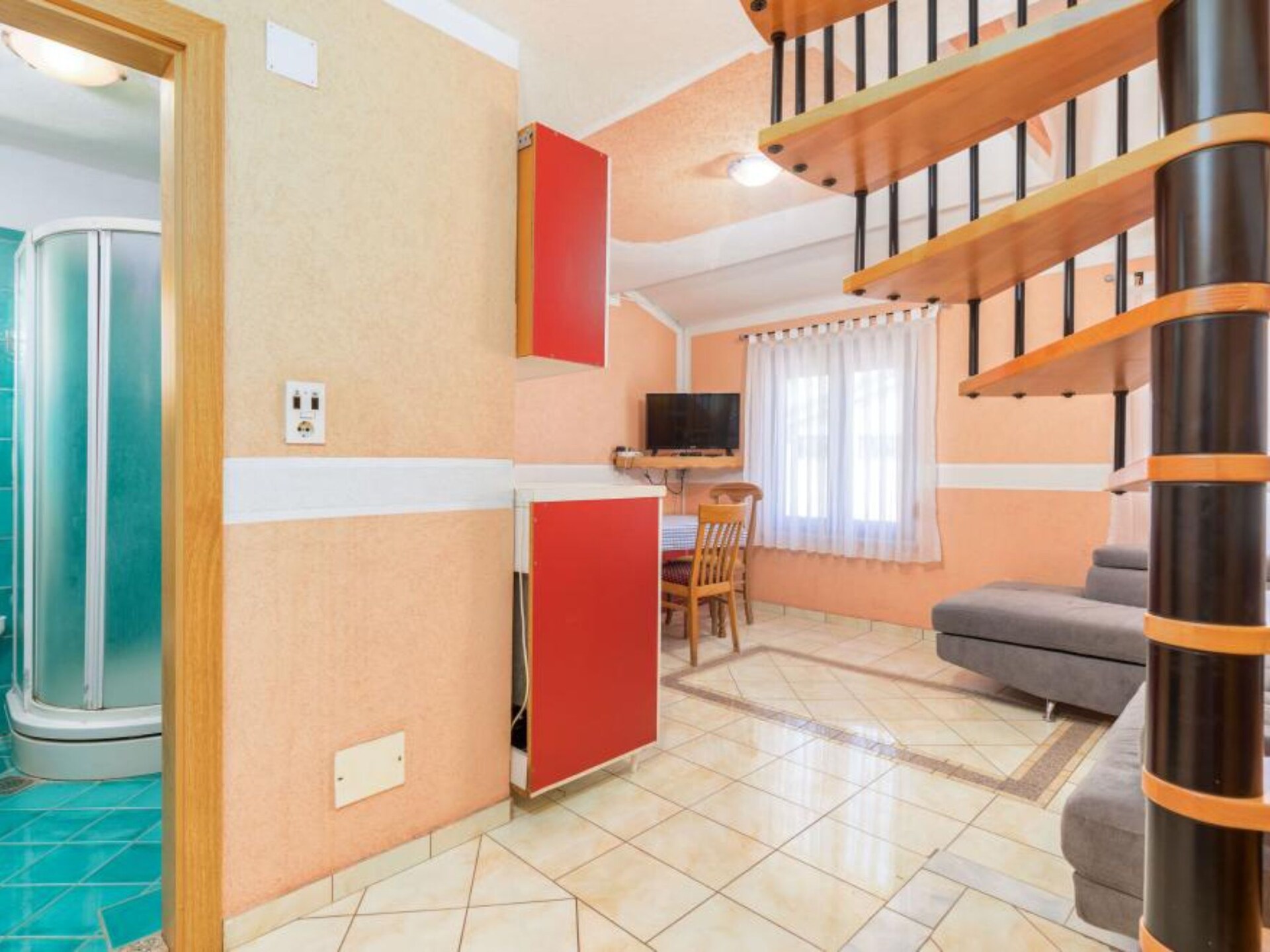 Knus appartement met terras voor 4, vlakbij strand en Brijuni - foto 2