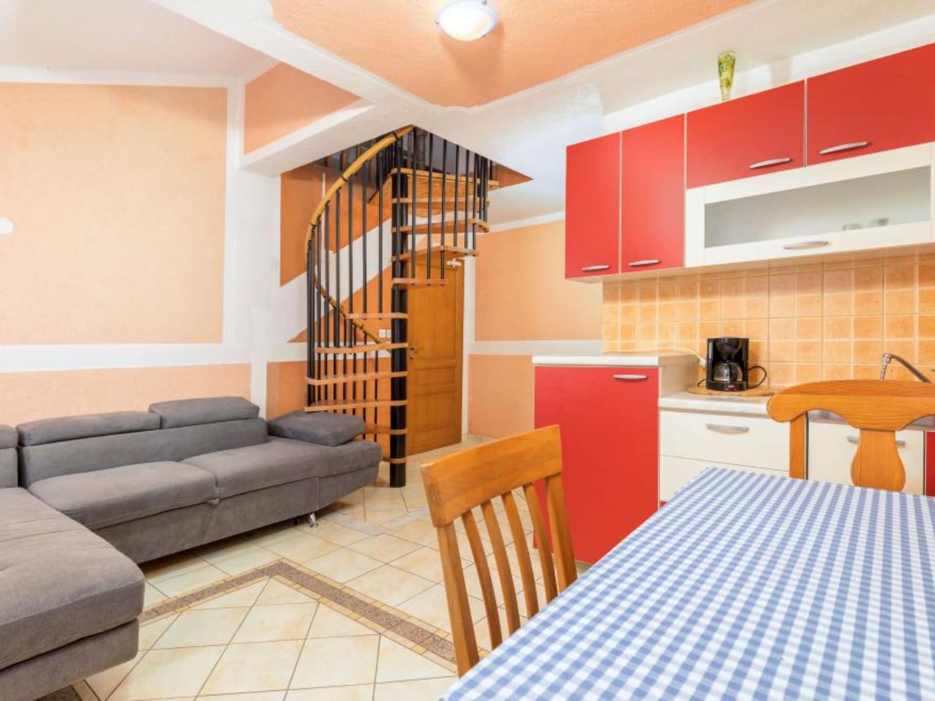 Knus appartement met terras voor 4, vlakbij strand en Brijuni - foto 3