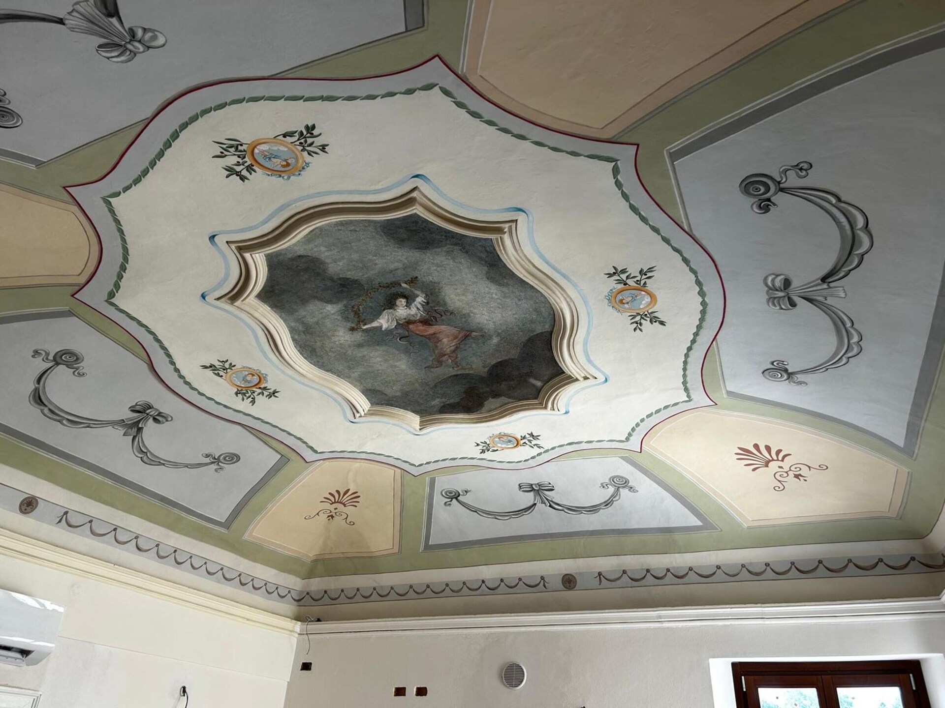 Stijlvol appartement in middeleeuws dorpje, 5 km van strand Pesaro - foto 17