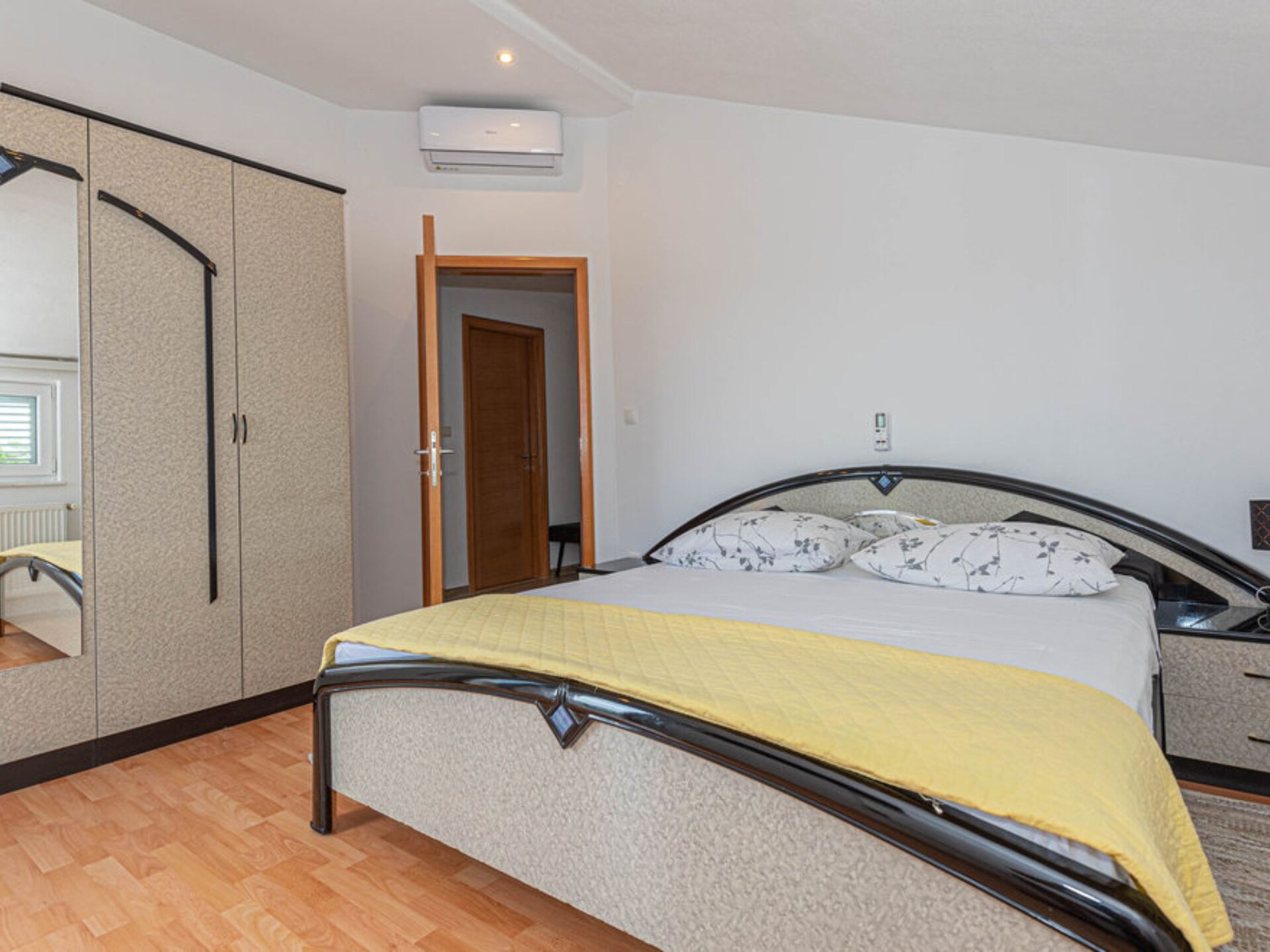 Ruime villa met zwembad in Drniš voor 9 personen - foto 11