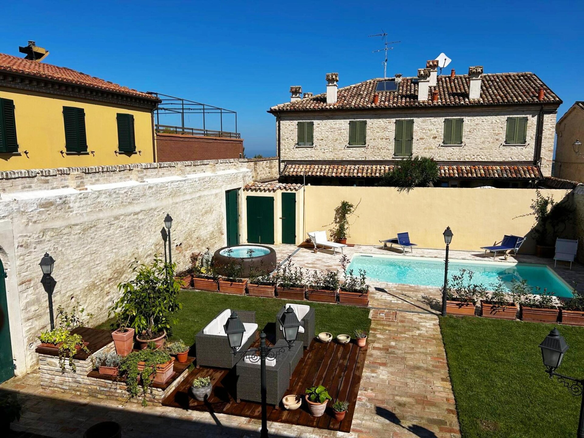 Appartement Camilla in middeleeuws Novilara met zwembad, vlakbij Pesaro - foto 27