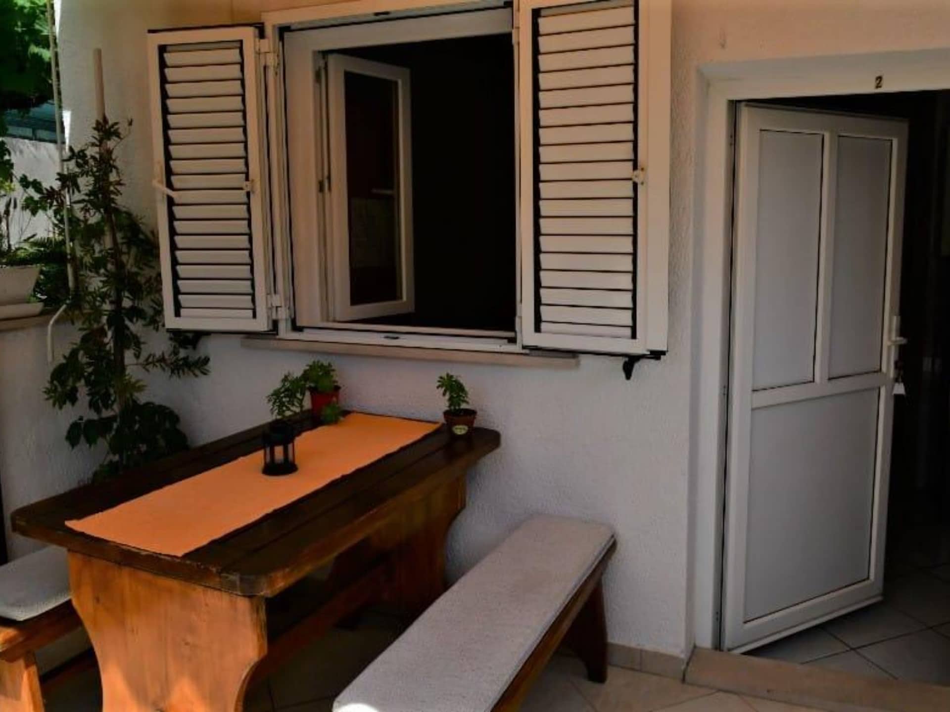 Sfeervol studio-appartement op 70 meter van het strand in Supetar, Brač - foto 9