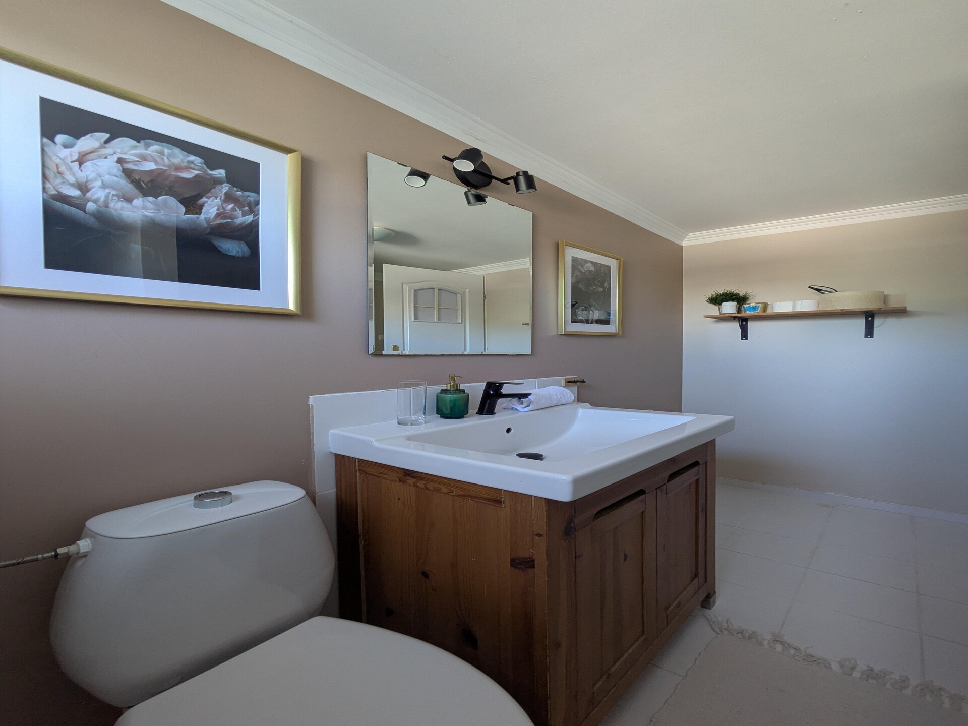 Ruim 8-persoons appartement aan de Parsęta met sauna, jacuzzi & roeiboot - foto 11