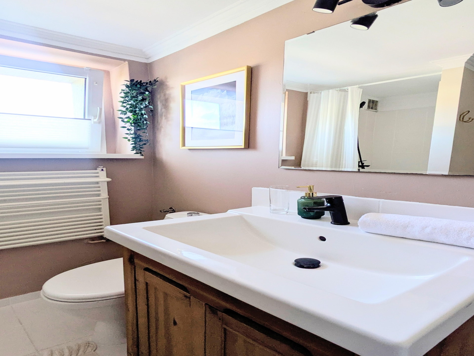 Ruim 8-persoons appartement aan de Parsęta met sauna, jacuzzi & roeiboot - foto 12