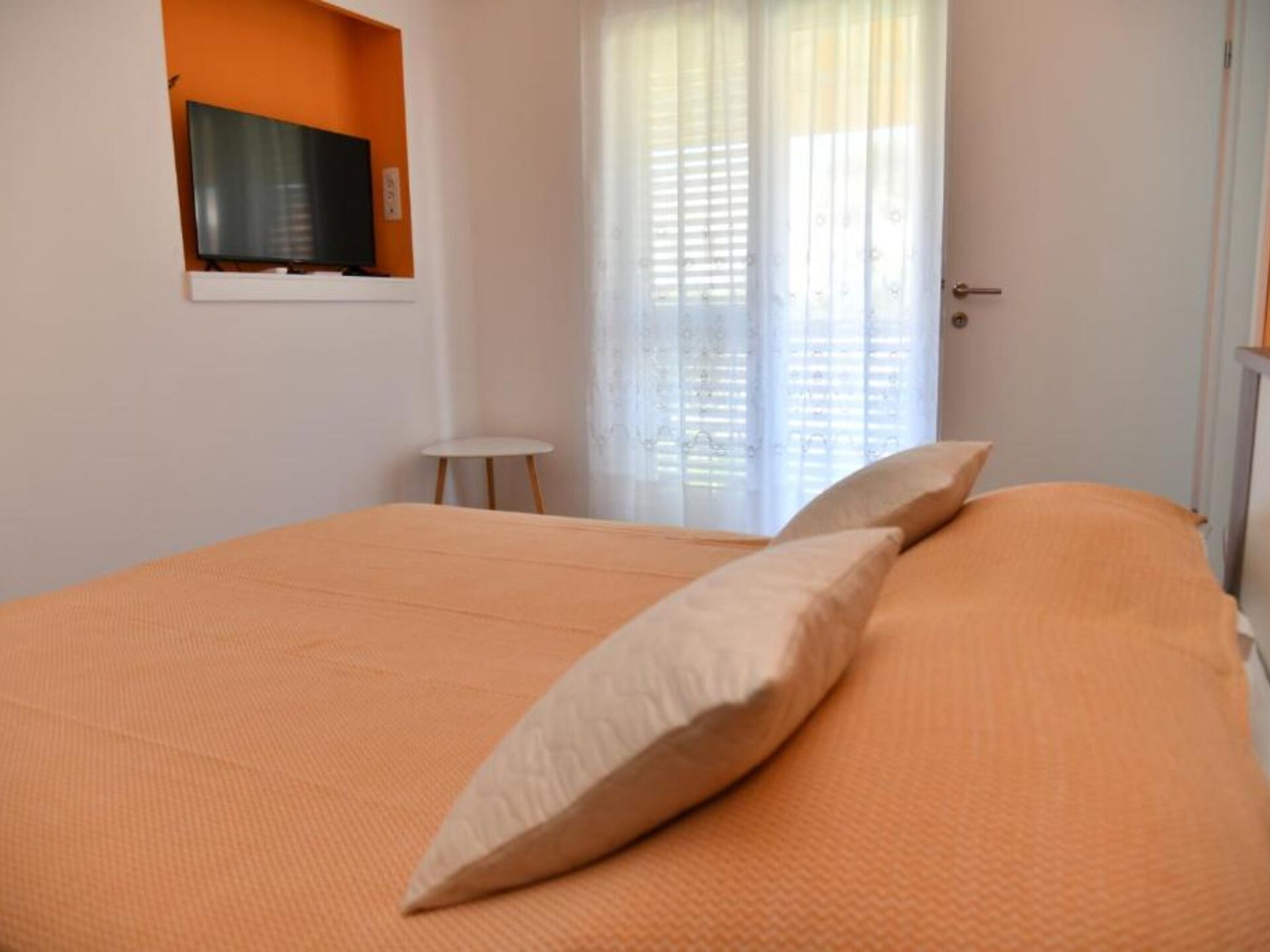 Knus appartement met terras en tuinzicht op 30 meter van zee in Supetar - foto 7