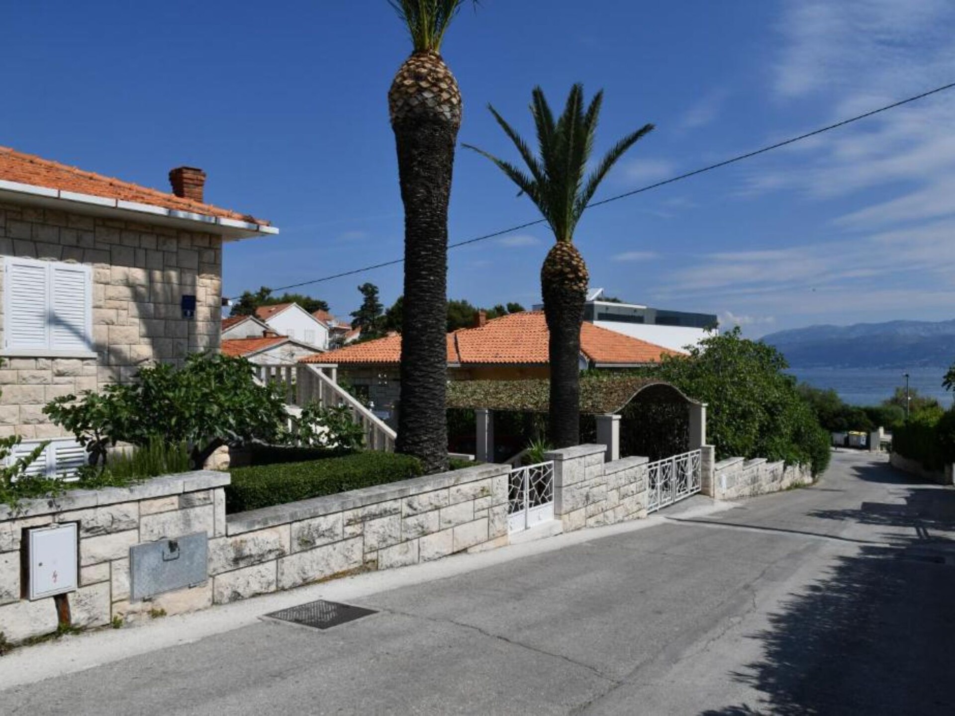 Ruim appartement met balkon en tuizicht in Supetar - foto 22