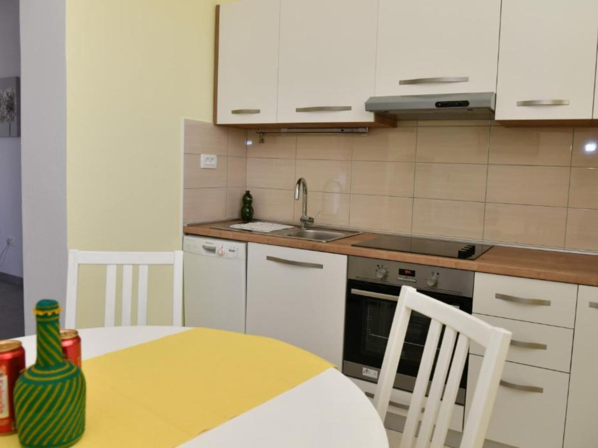 Ruim appartement met balkon en tuizicht in Supetar - foto 9
