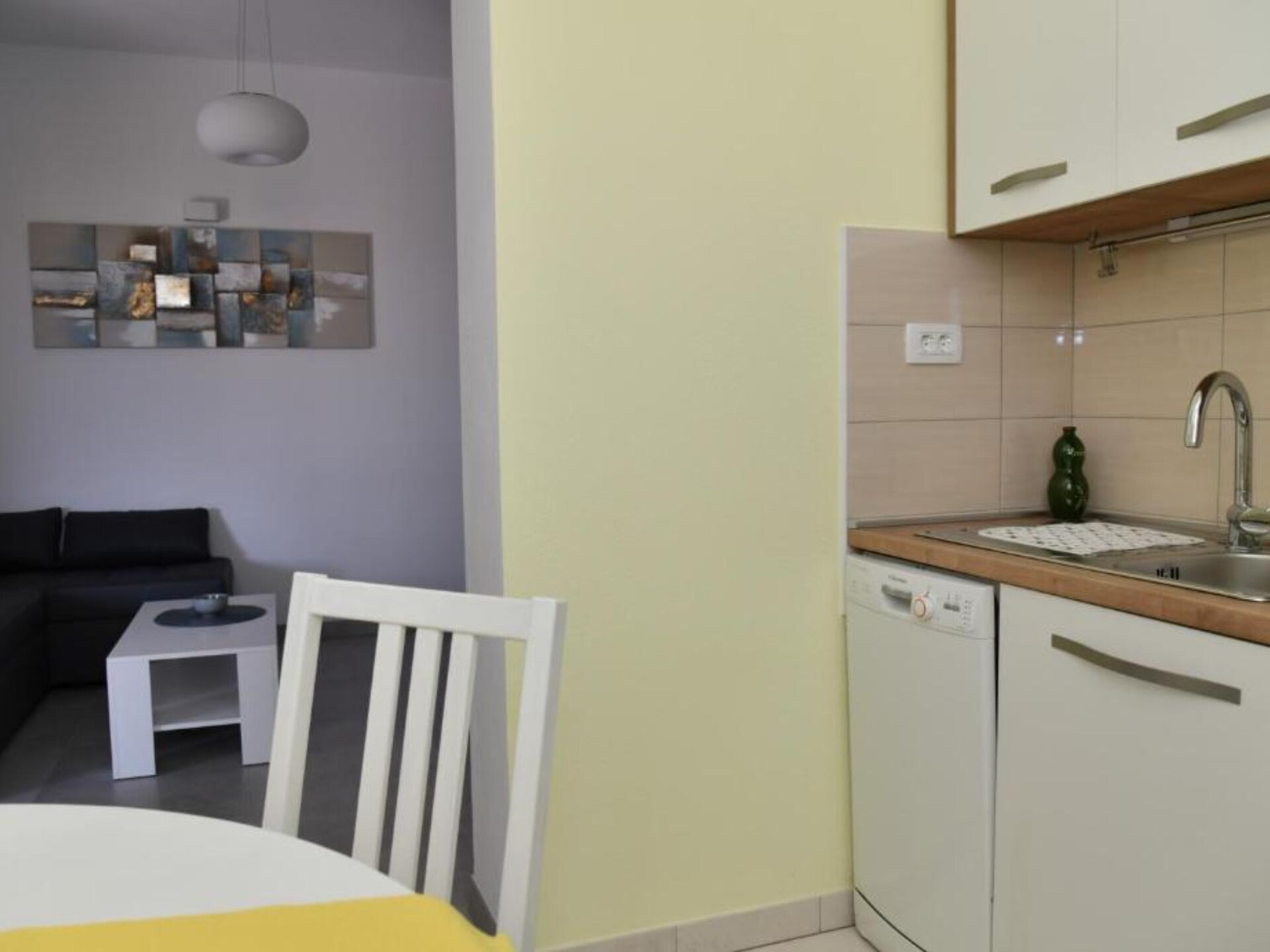 Ruim appartement met balkon en tuizicht in Supetar - foto 8