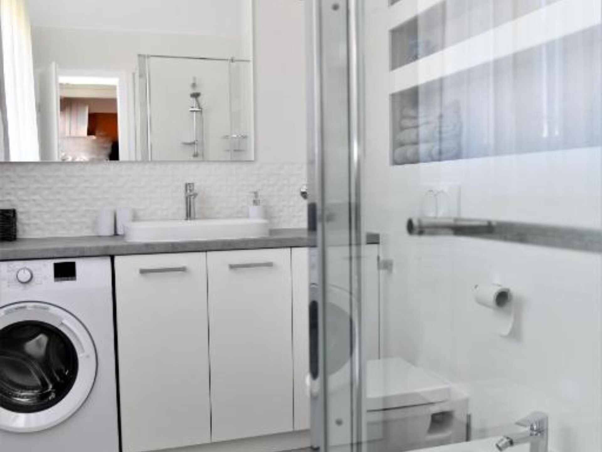 Ruim appartement met balkon en tuizicht in Supetar - foto 17