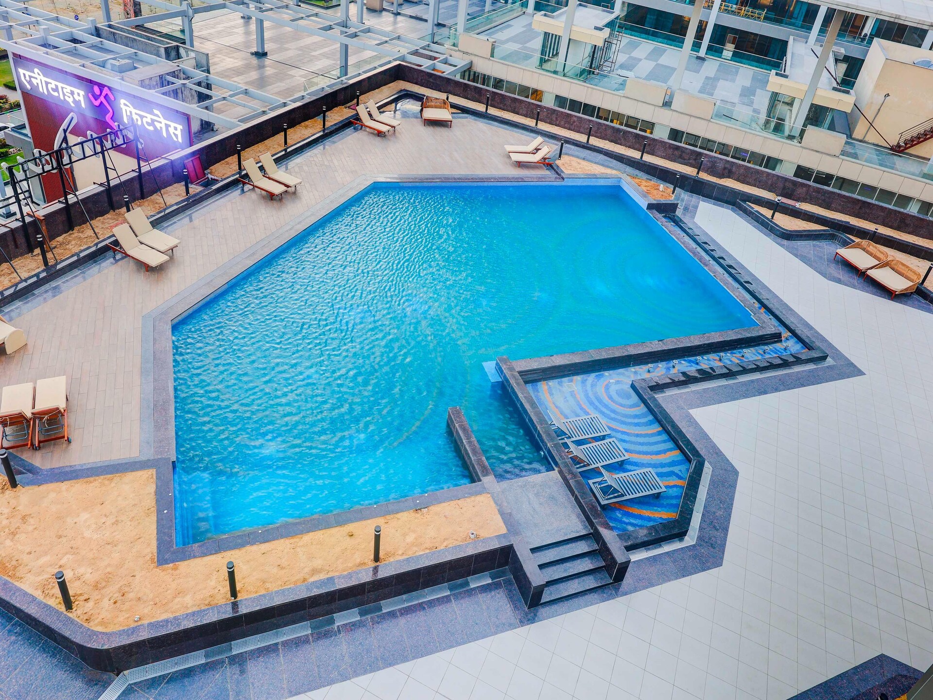 Luxe Duplex Suite met Kingsize Bed en Balkon in Gurgaon - foto 22