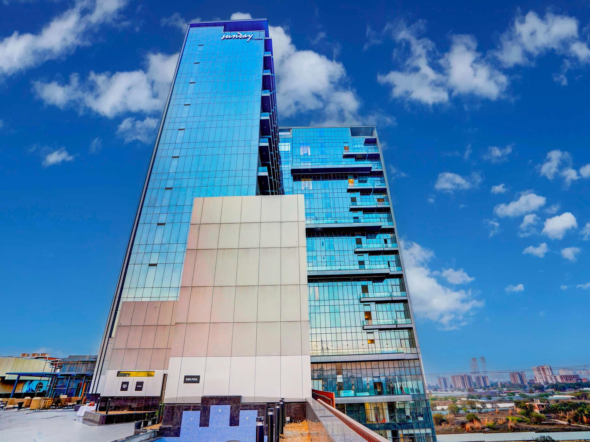 Luxe Duplex Suite met Kingsize Bed en Balkon in Gurgaon - foto 1