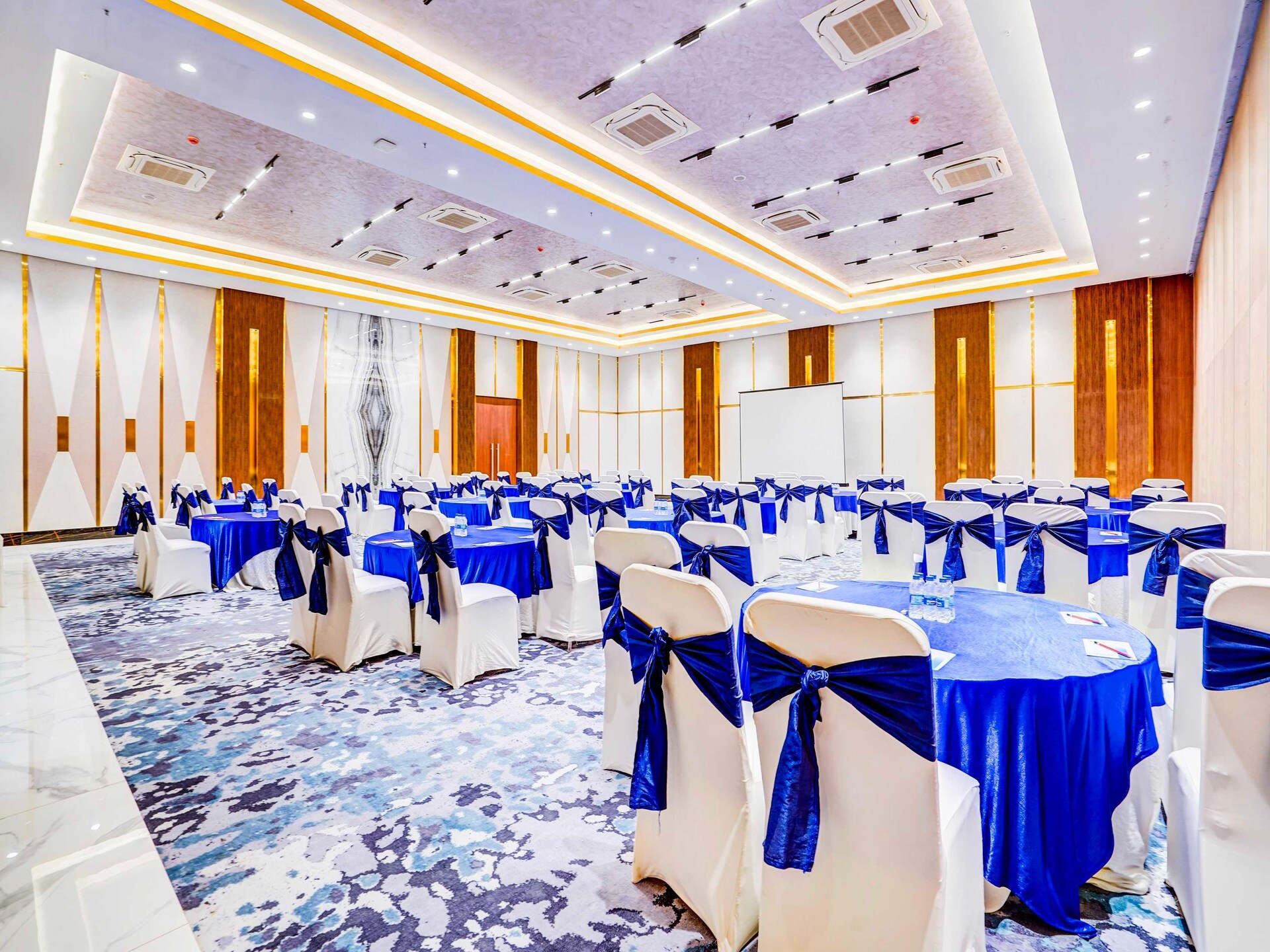 Luxe Duplex Suite met Kingsize Bed en Balkon in Gurgaon - foto 7