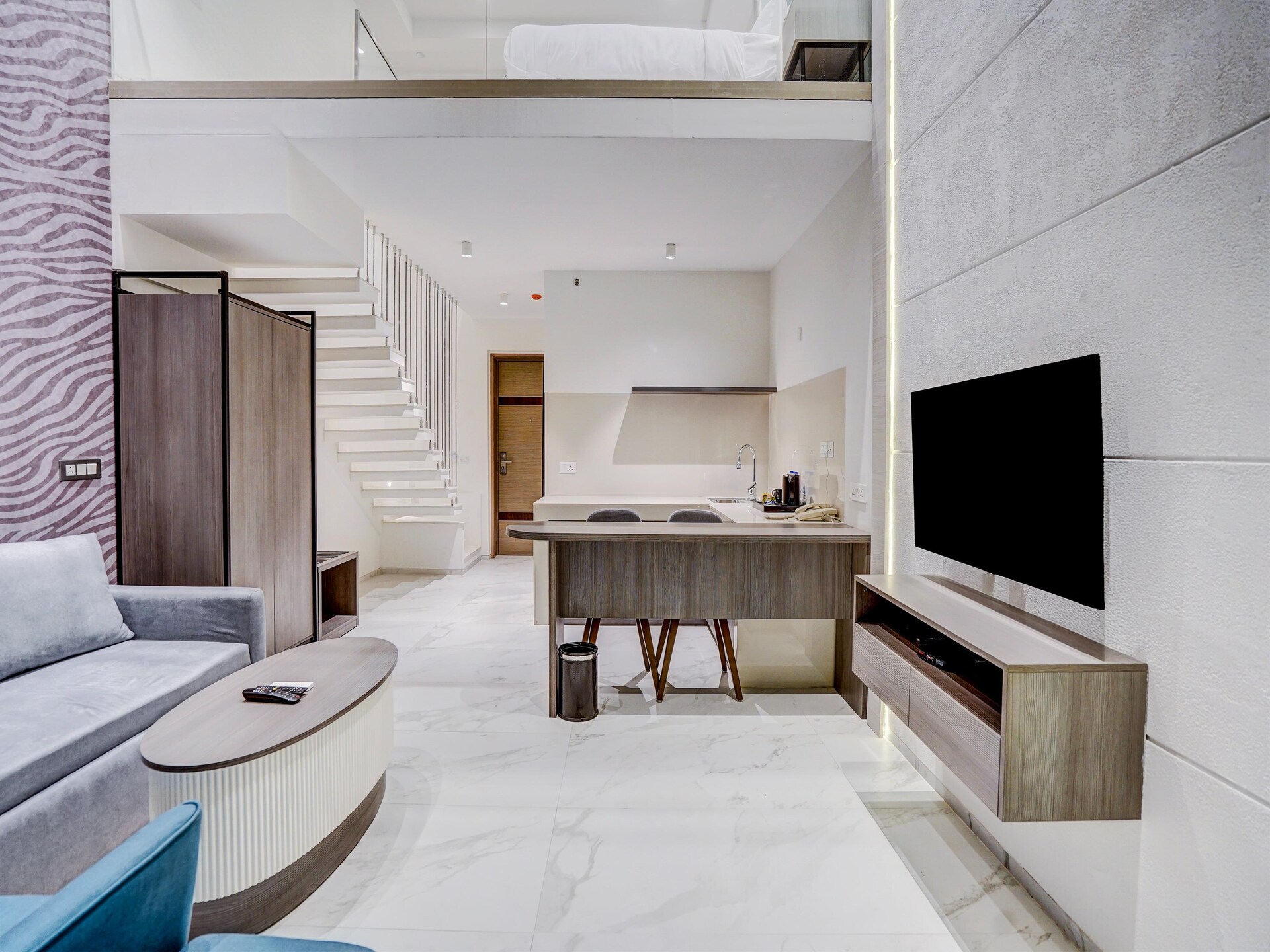 Luxe Duplex Suite met Kingsize Bed en Balkon in Gurgaon - foto 21