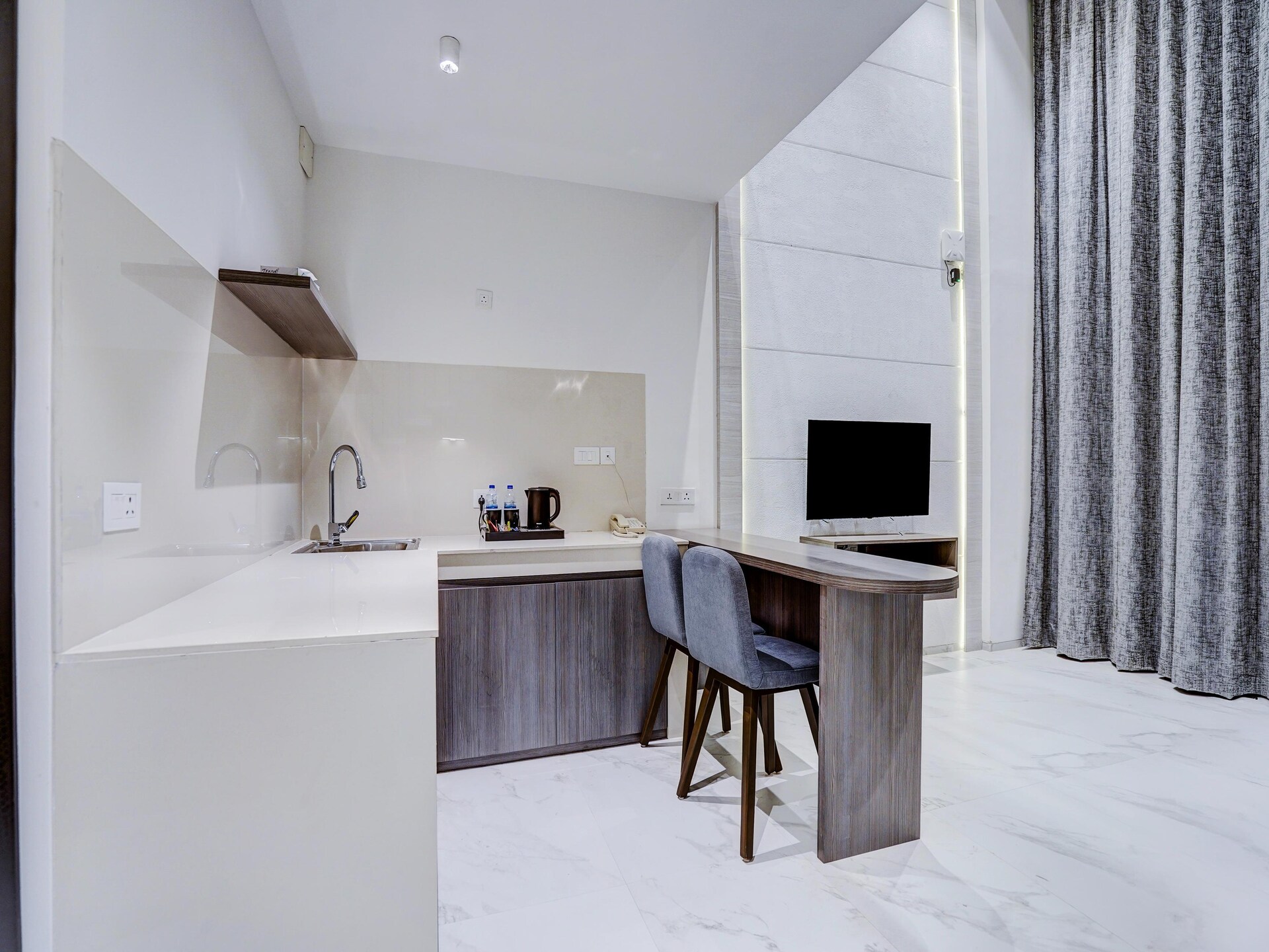 Luxe Duplex Suite met Kingsize Bed en Balkon in Gurgaon - foto 28