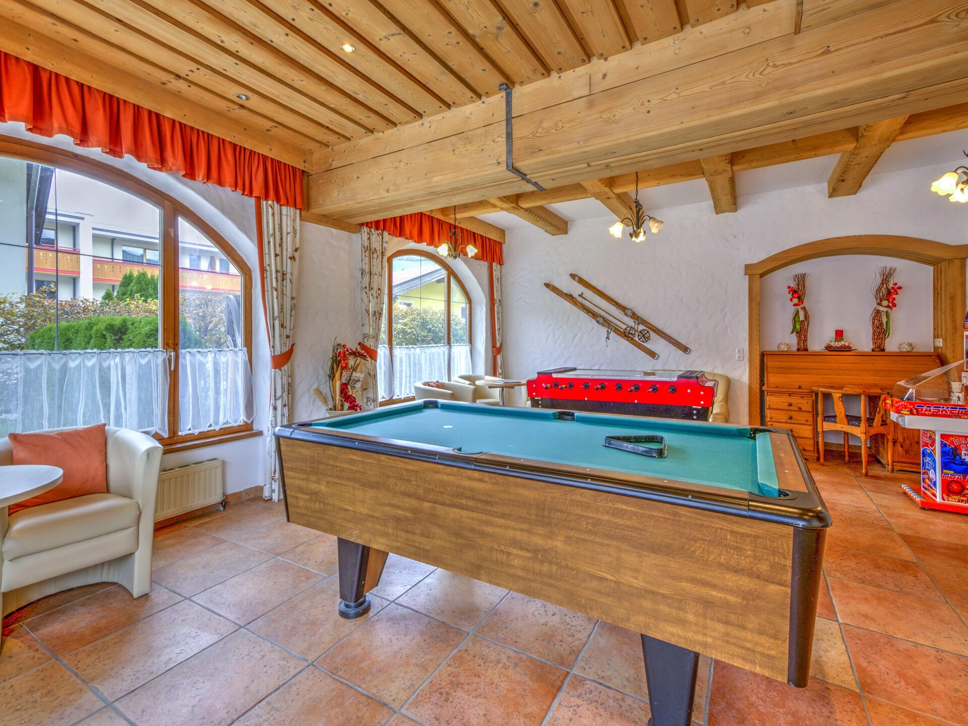 Zonovergoten Appartement aan de Golfbaan met Sauna, vlakbij de Skilift - foto 9