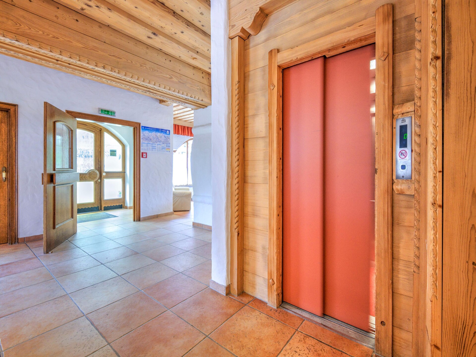 Zonovergoten Appartement aan de Golfbaan met Sauna, vlakbij de Skilift - foto 32