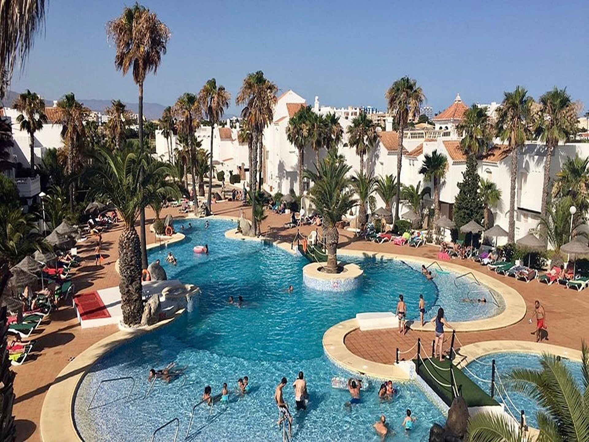 Stijlvol appartement aan golfbaan, 470m van Playa Serena - foto 5