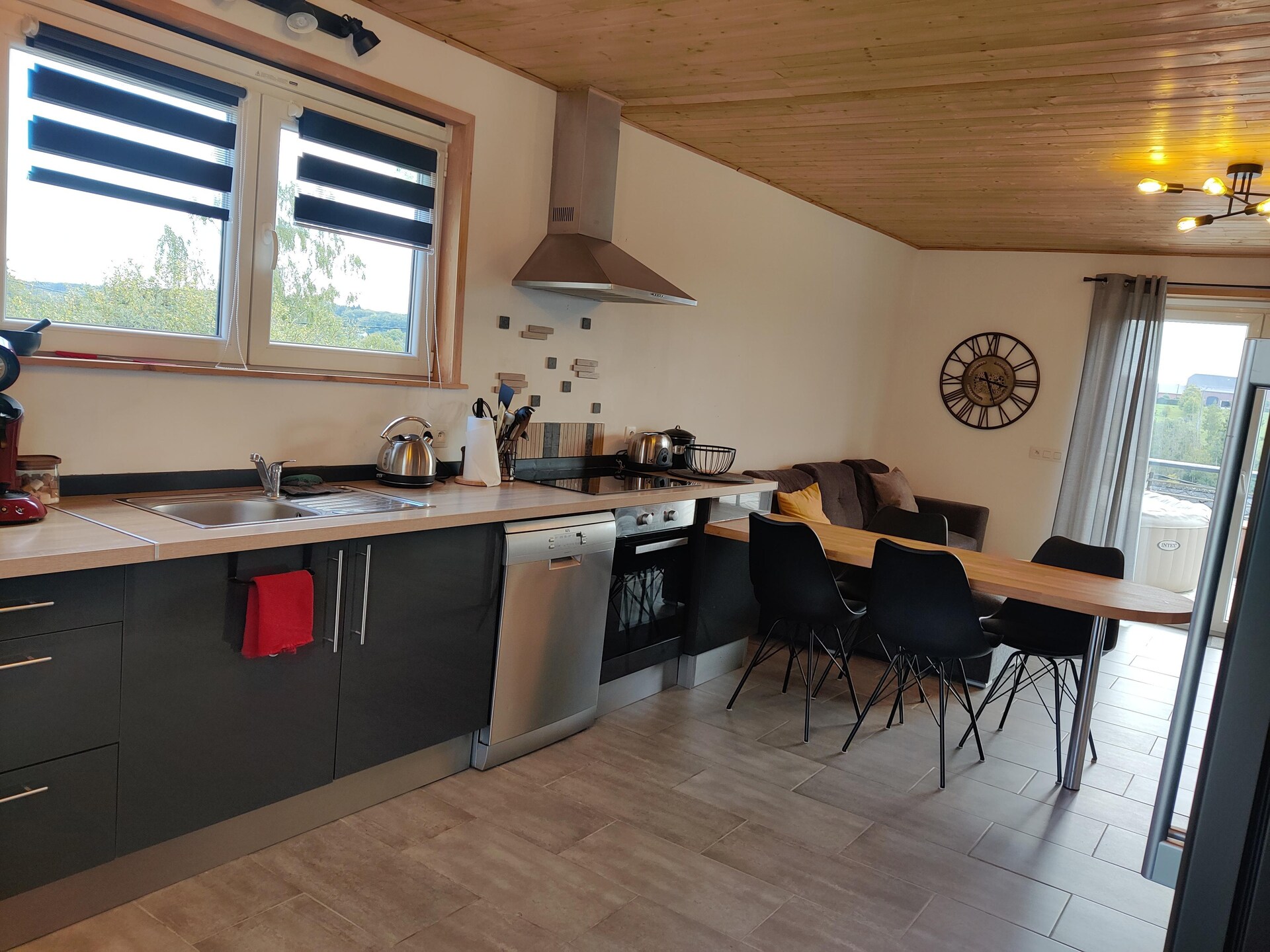 Elegant appartement met panoramisch uitzicht en jacuzzi nabij de Lacs de l'Eau d'Heure - foto 12