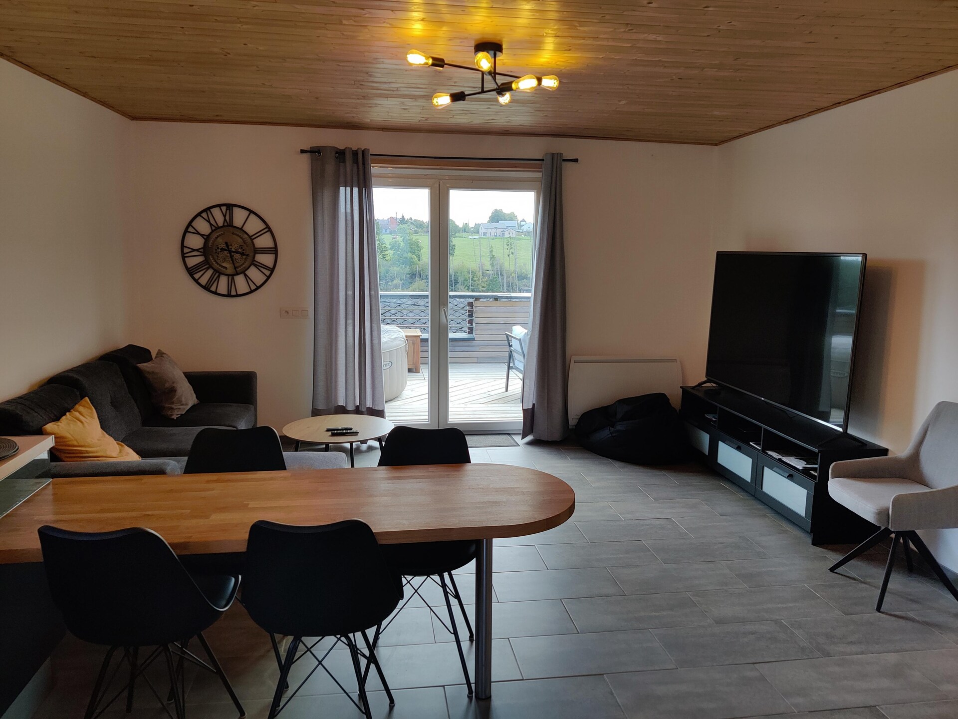 Elegant appartement met panoramisch uitzicht en jacuzzi nabij de Lacs de l'Eau d'Heure - foto 22
