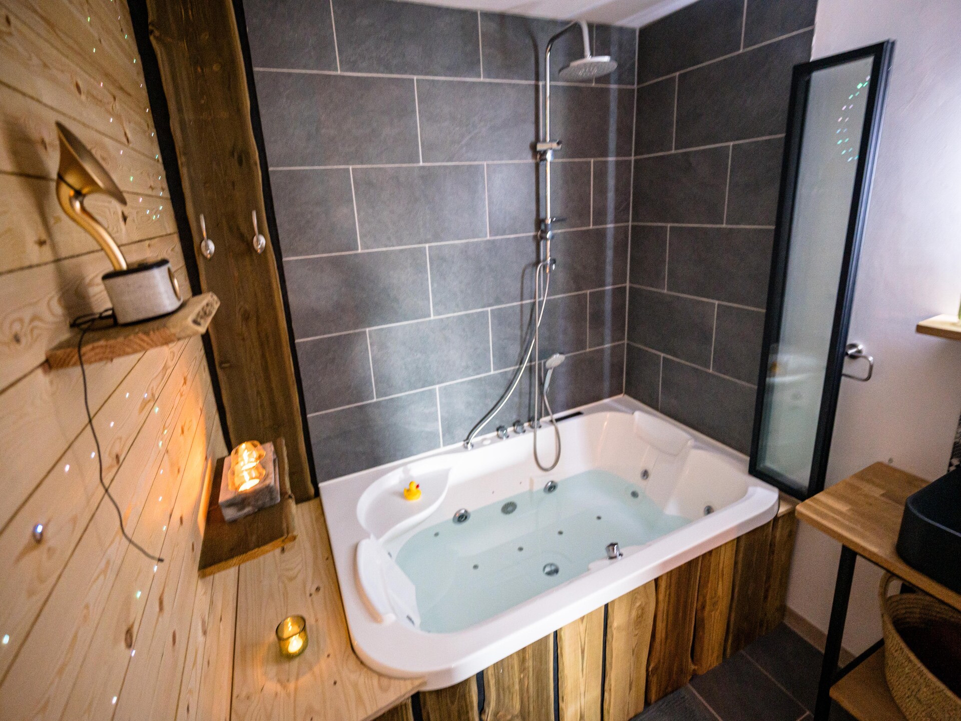 Luxe appartement in Froidchapelle met bubbelbad en vallei-uitzicht - foto 19