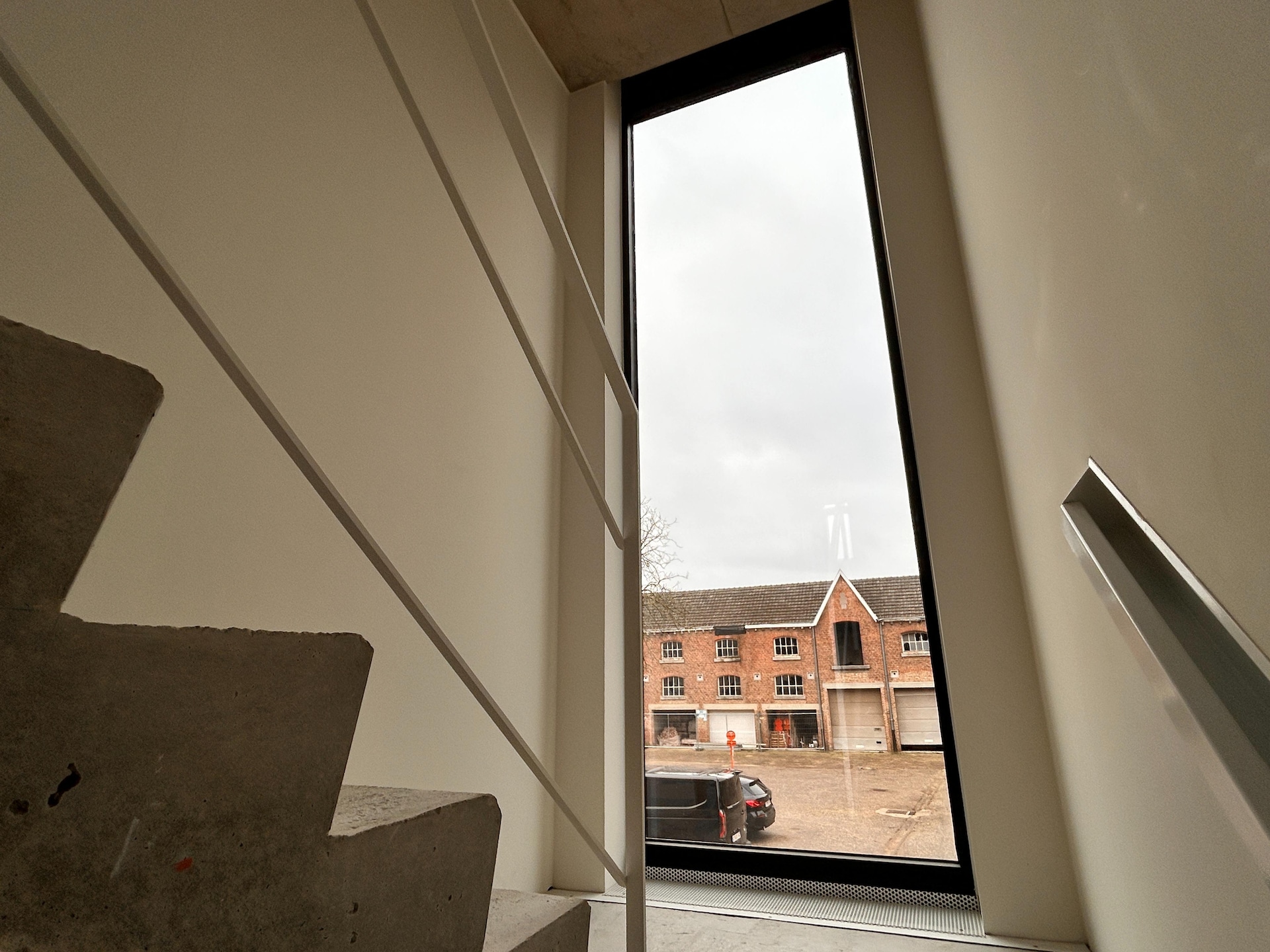 Stijlvol vakantiehuis voor 8 in gerenoveerde rijkswachtkazerne te Bree - foto 15