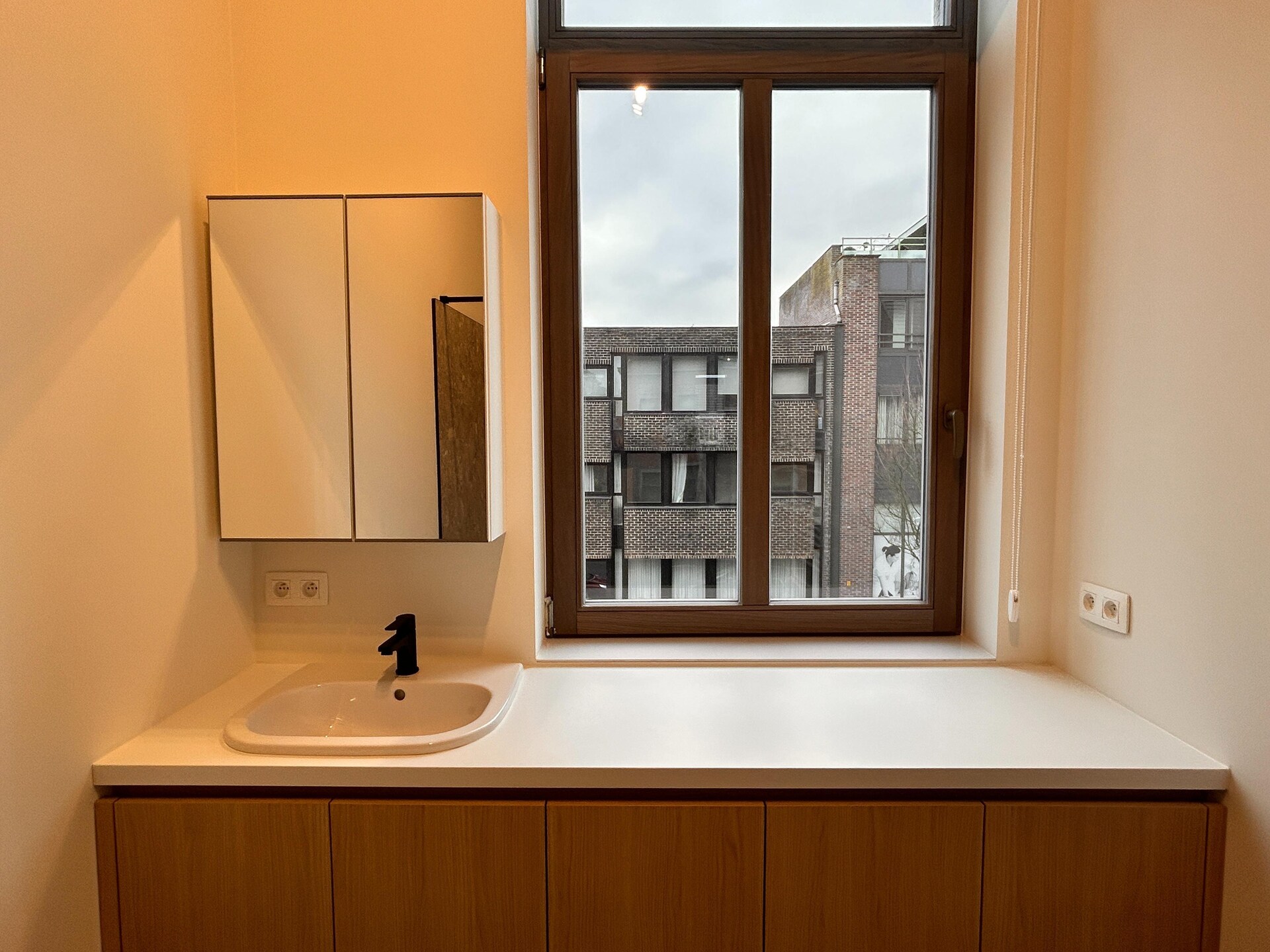 Stijlvol vakantiehuis voor 8 in gerenoveerde rijkswachtkazerne te Bree - foto 27