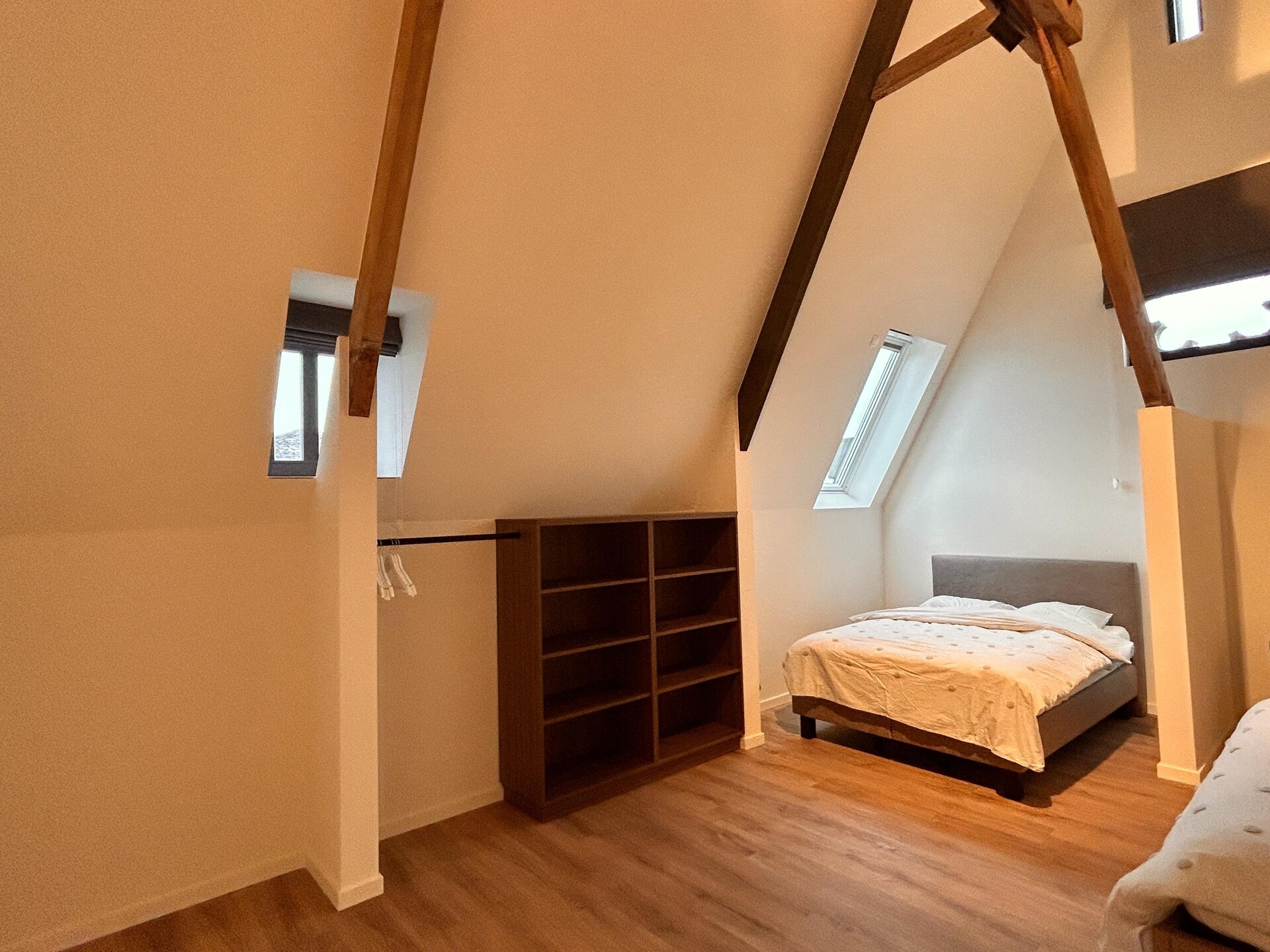 Stijlvol vakantiehuis voor 8 in gerenoveerde rijkswachtkazerne te Bree - foto 19