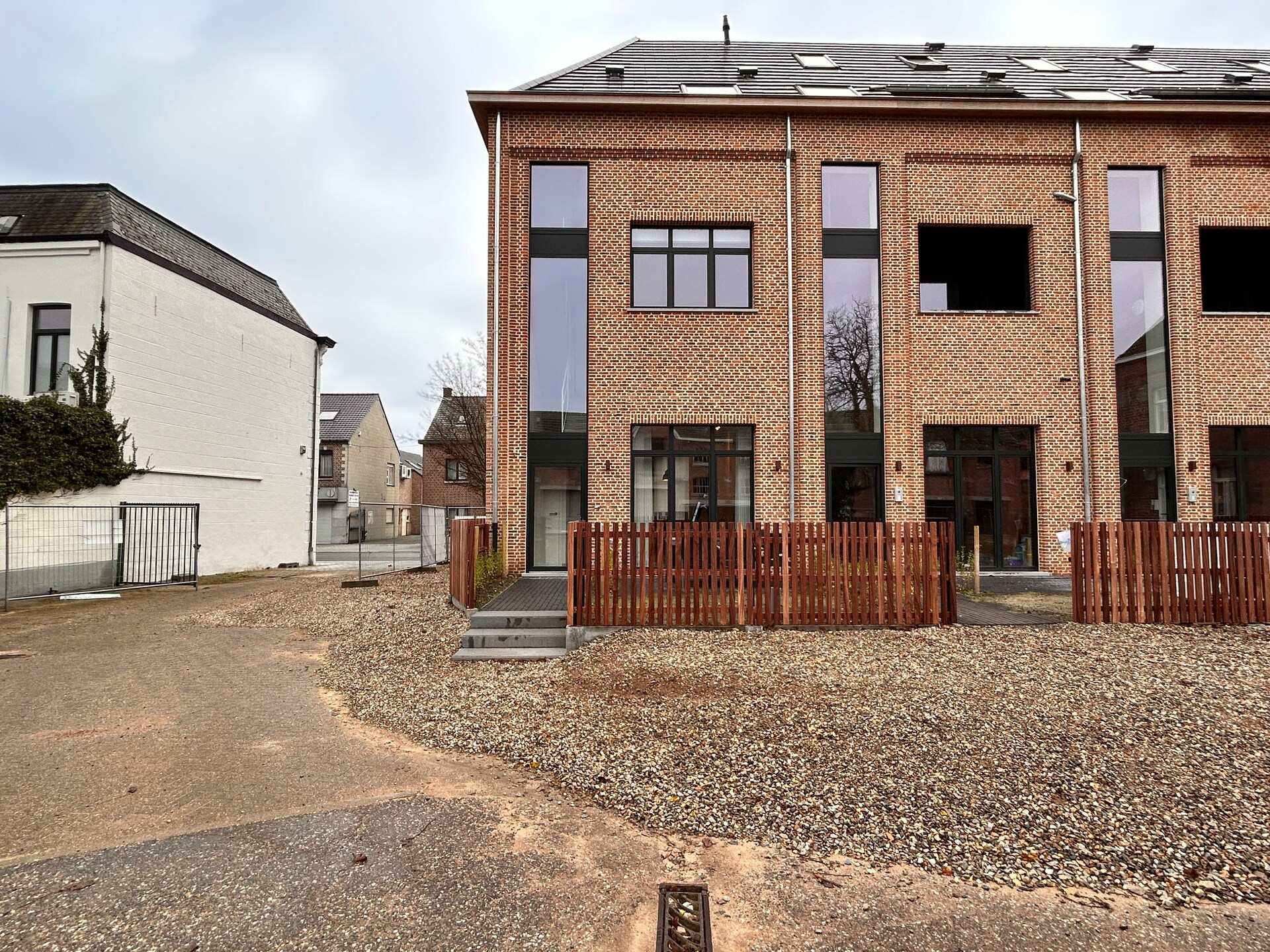Stijlvol vakantiehuis voor 8 in gerenoveerde rijkswachtkazerne te Bree - foto 5
