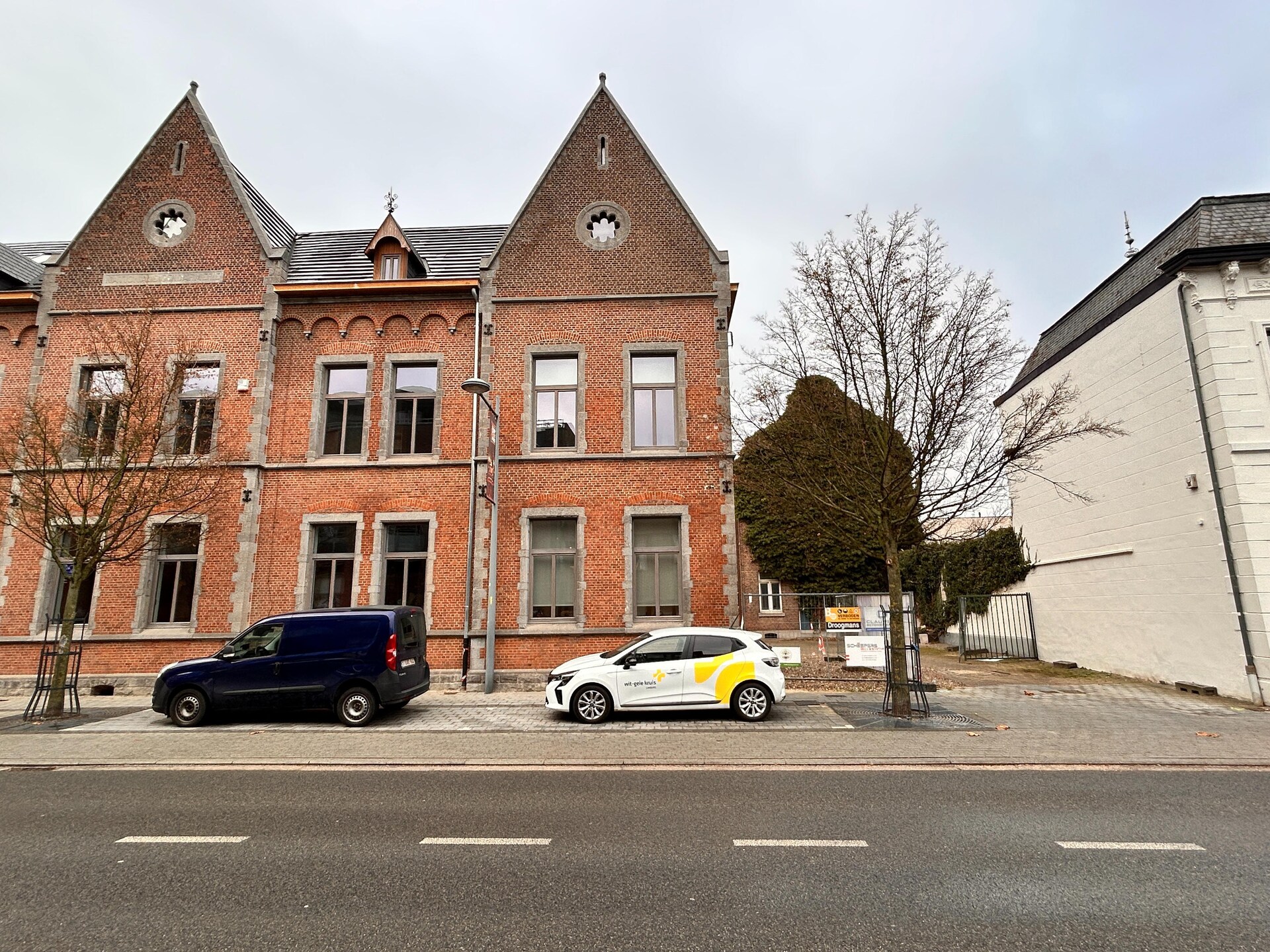 Stijlvol vakantiehuis voor 8 in gerenoveerde rijkswachtkazerne te Bree - foto 6