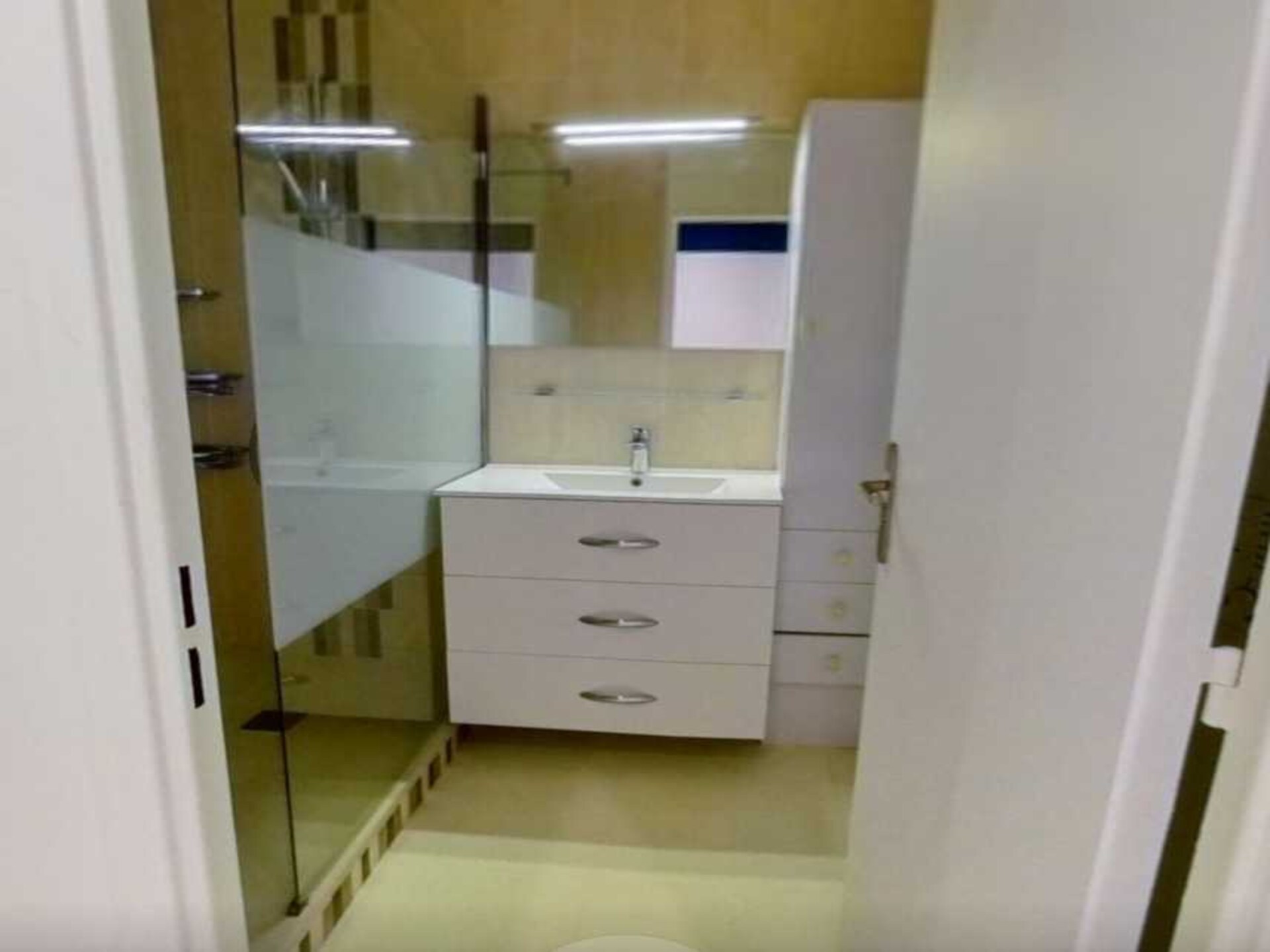 Ruim appartement in Villeurbanne voor één persoon - foto 29
