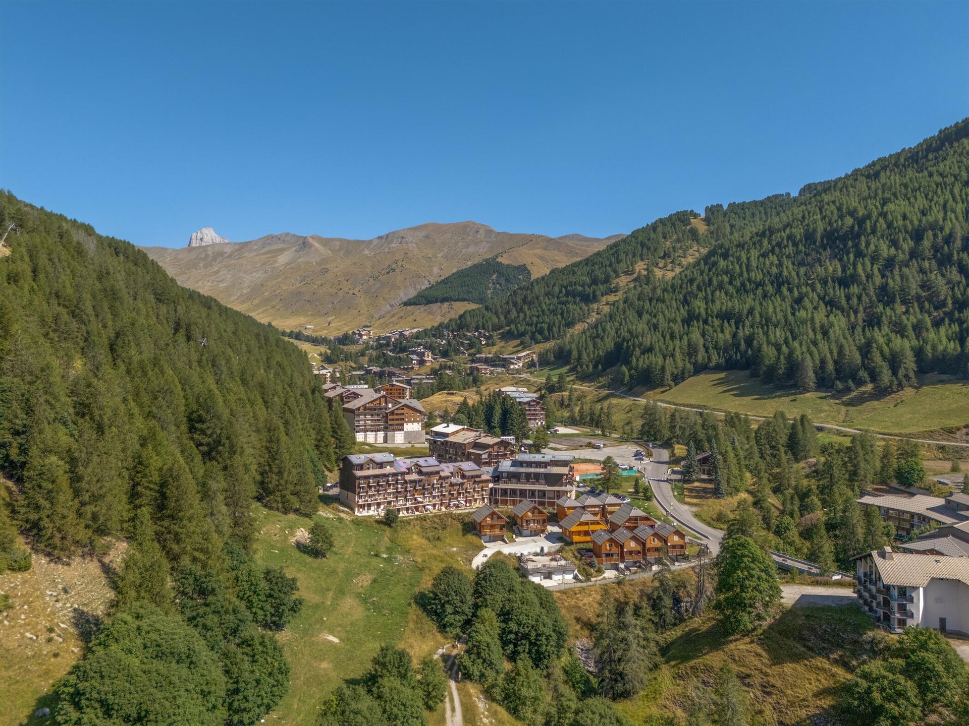 8-persoons appartement aan de piste in het centrum van Allos - foto 9