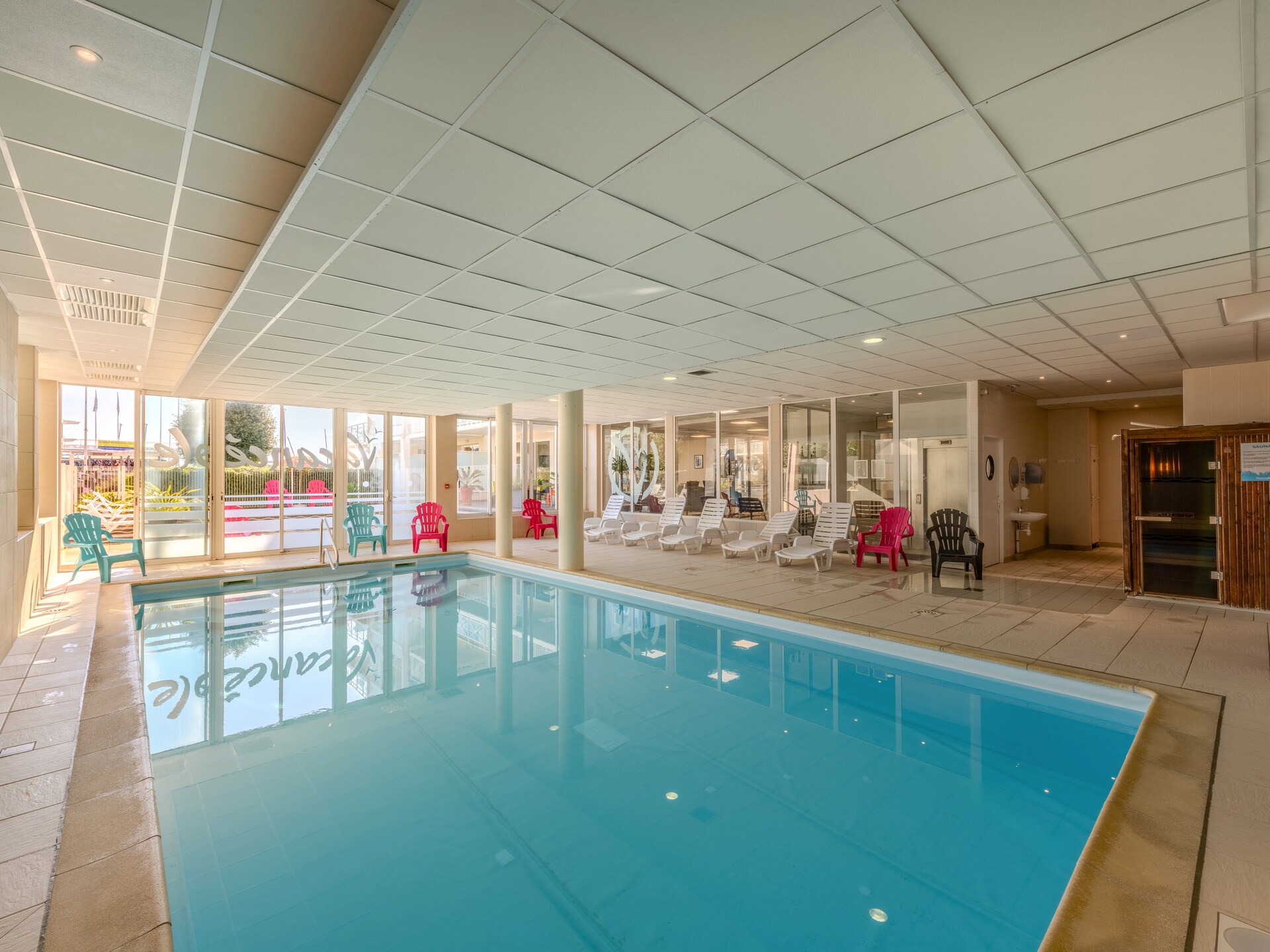 Appartement direct aan zee met zwembad en balkon in Plougonvelin - foto 1