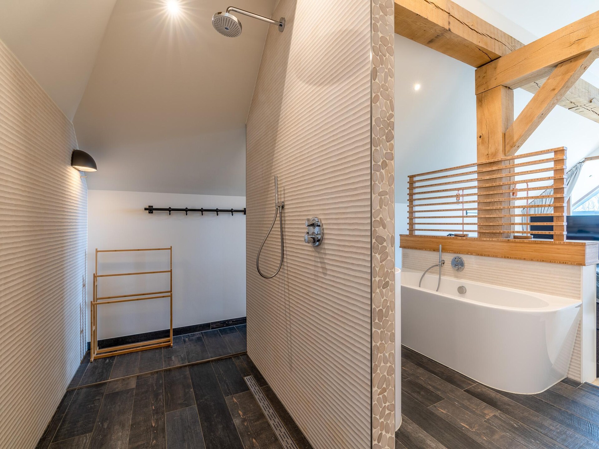 Luxe villa in Texels bos | 6p, hottub, buitenkeuken, strand 2km - foto 26