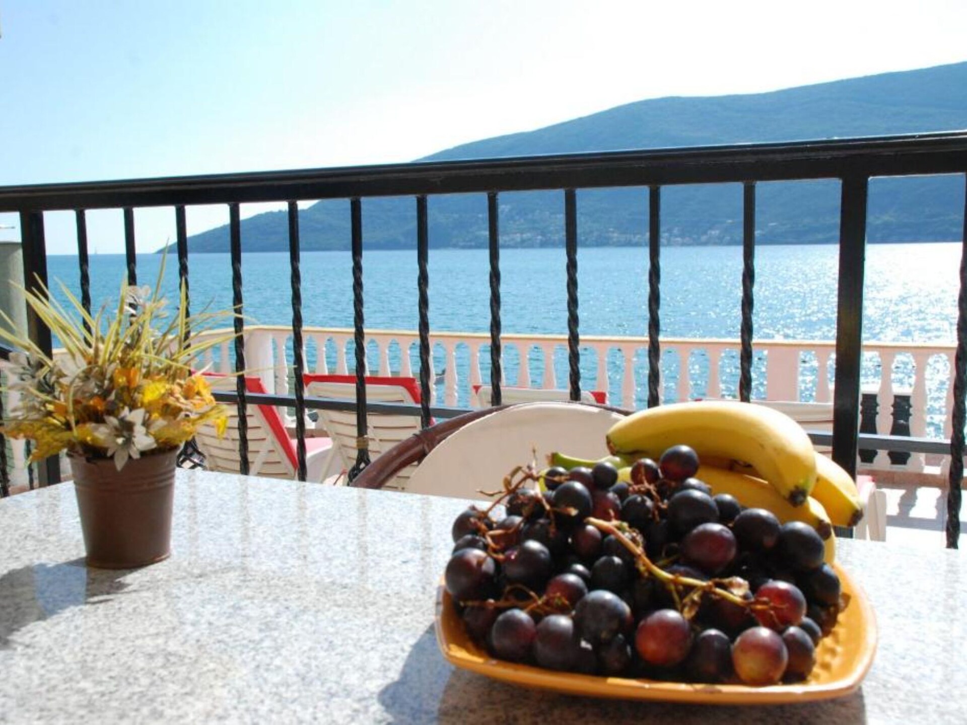Direct aan zee: Appartement voor 5 in Herceg Novi met WiFi - foto 12