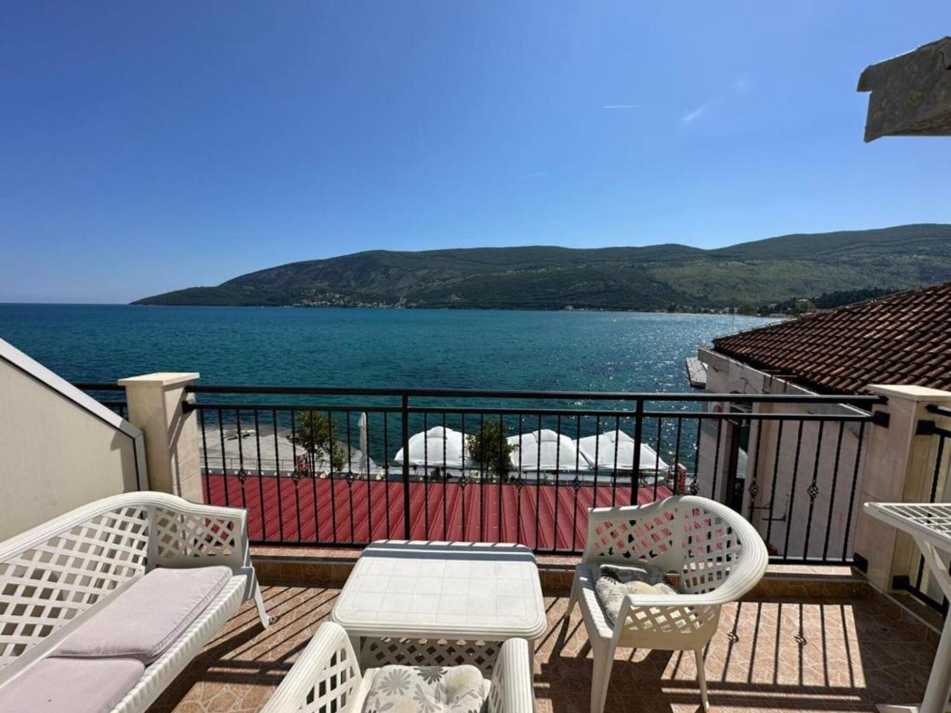 Strandappartement Herceg Novi: Direct aan Zee met WiFi, 4 Personen - foto 9