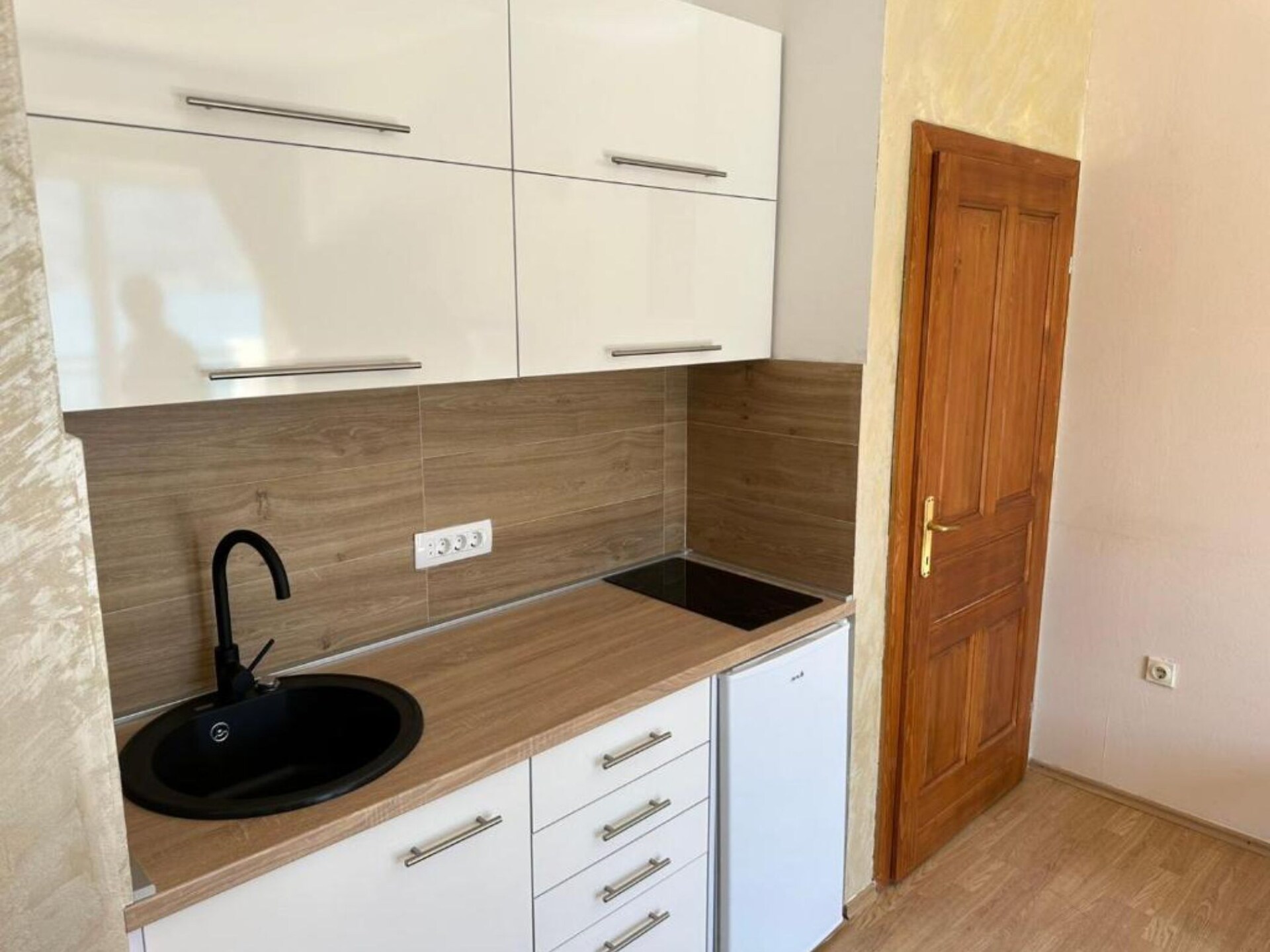 Strandappartement Herceg Novi: Direct aan Zee met WiFi, 4 Personen - foto 1