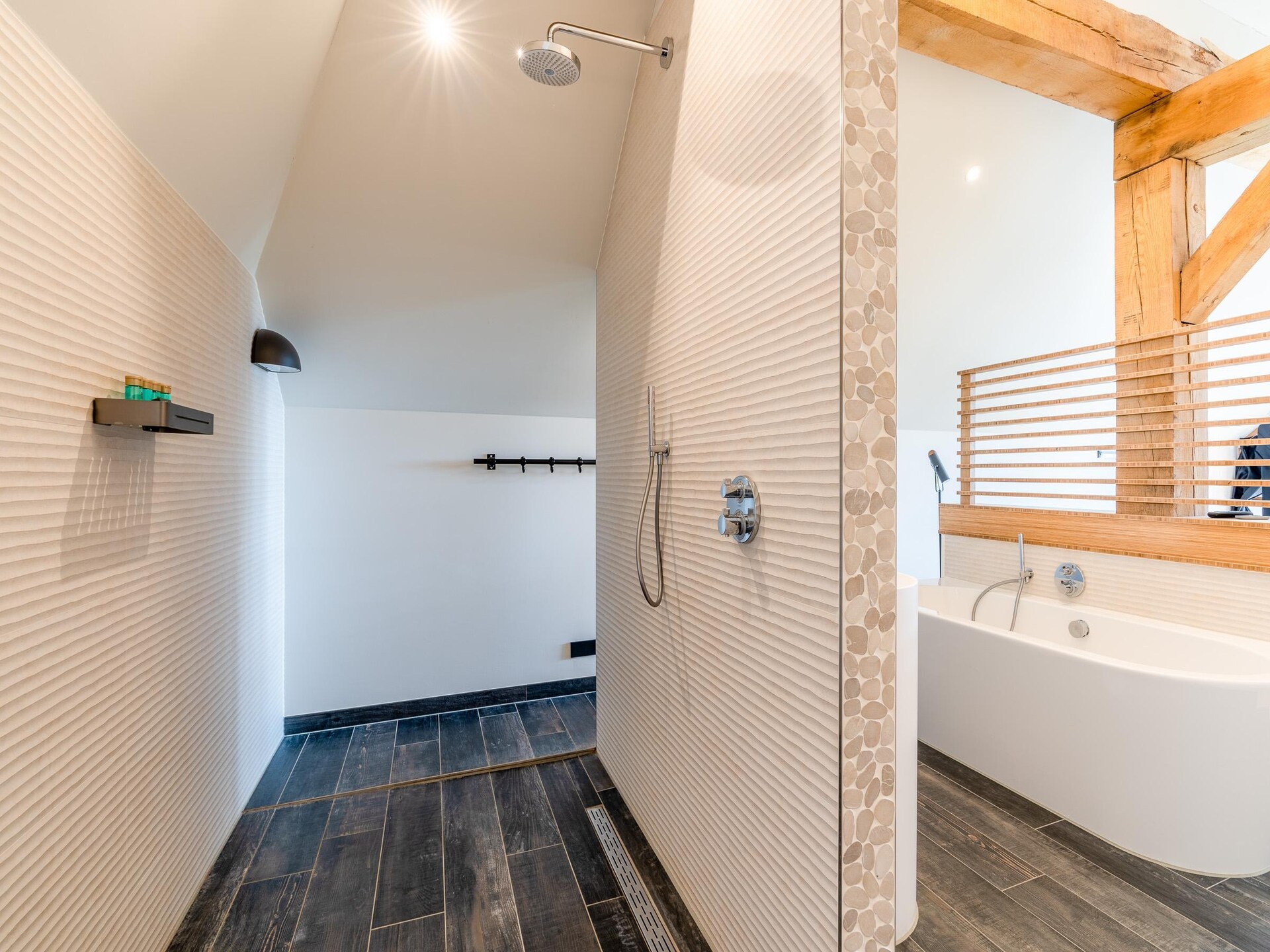 Luxe villa in bosrijke omgeving met hottub, zuidterras en buitenkeuken - foto 20