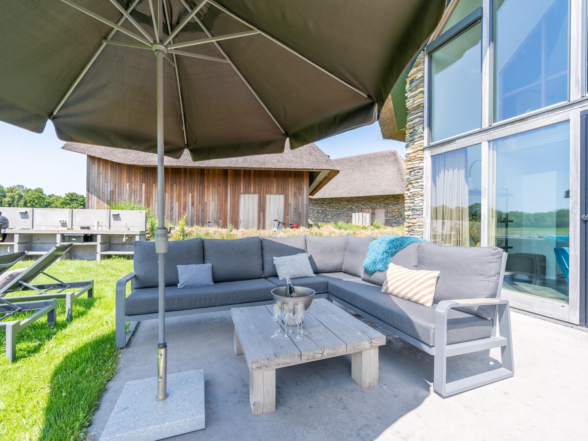 Luxe villa in bosrijke omgeving met hottub, zuidterras en buitenkeuken - foto 27