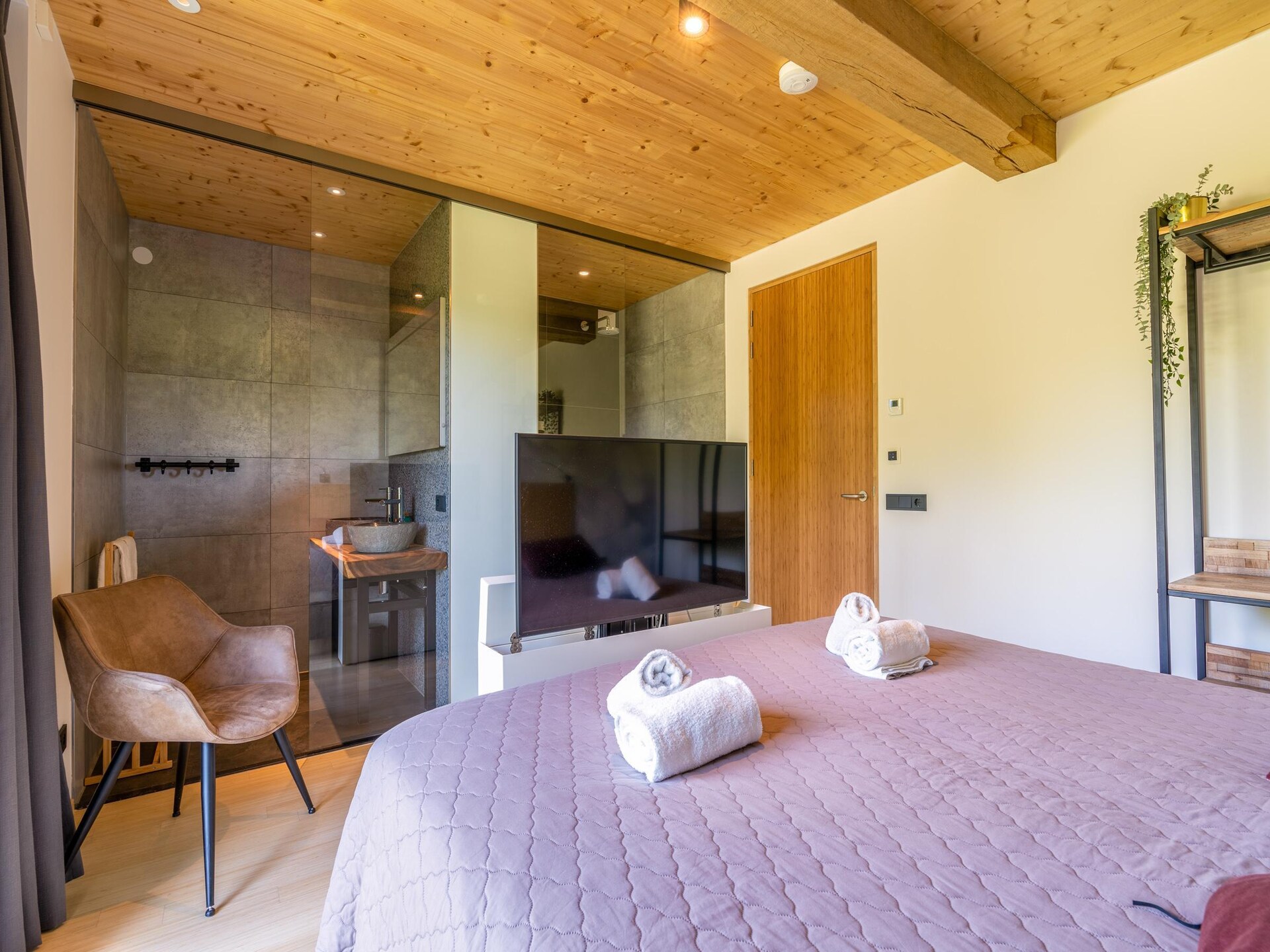 Villa Buytenplaats 187: Luxe Texelse schapenboet met hottub en buitenkeuken - foto 12