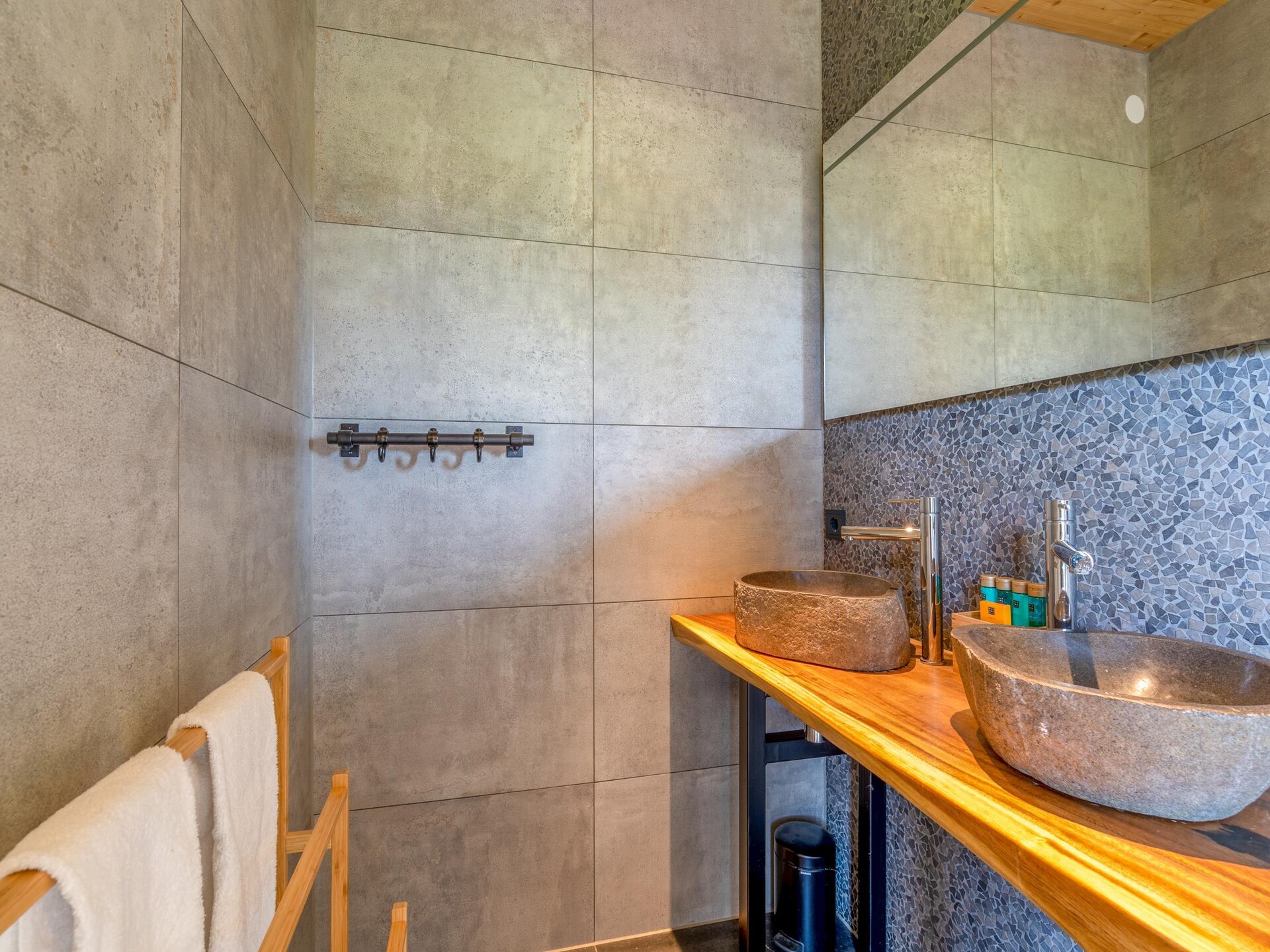 Villa Buytenplaats 187: Luxe Texelse schapenboet met hottub en buitenkeuken - foto 17