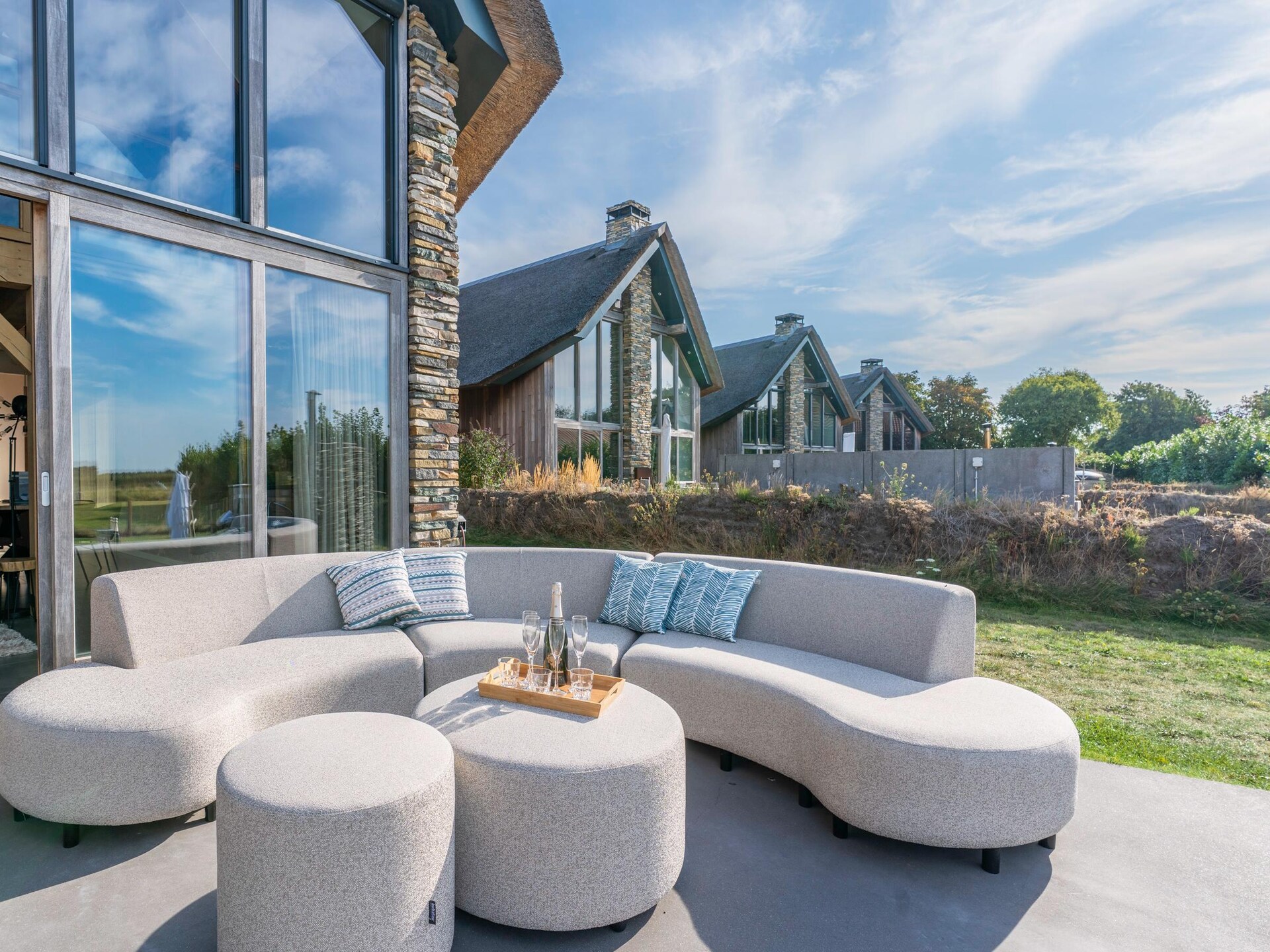 Villa Buytenplaats 187: Luxe Texelse schapenboet met hottub en buitenkeuken - foto 2