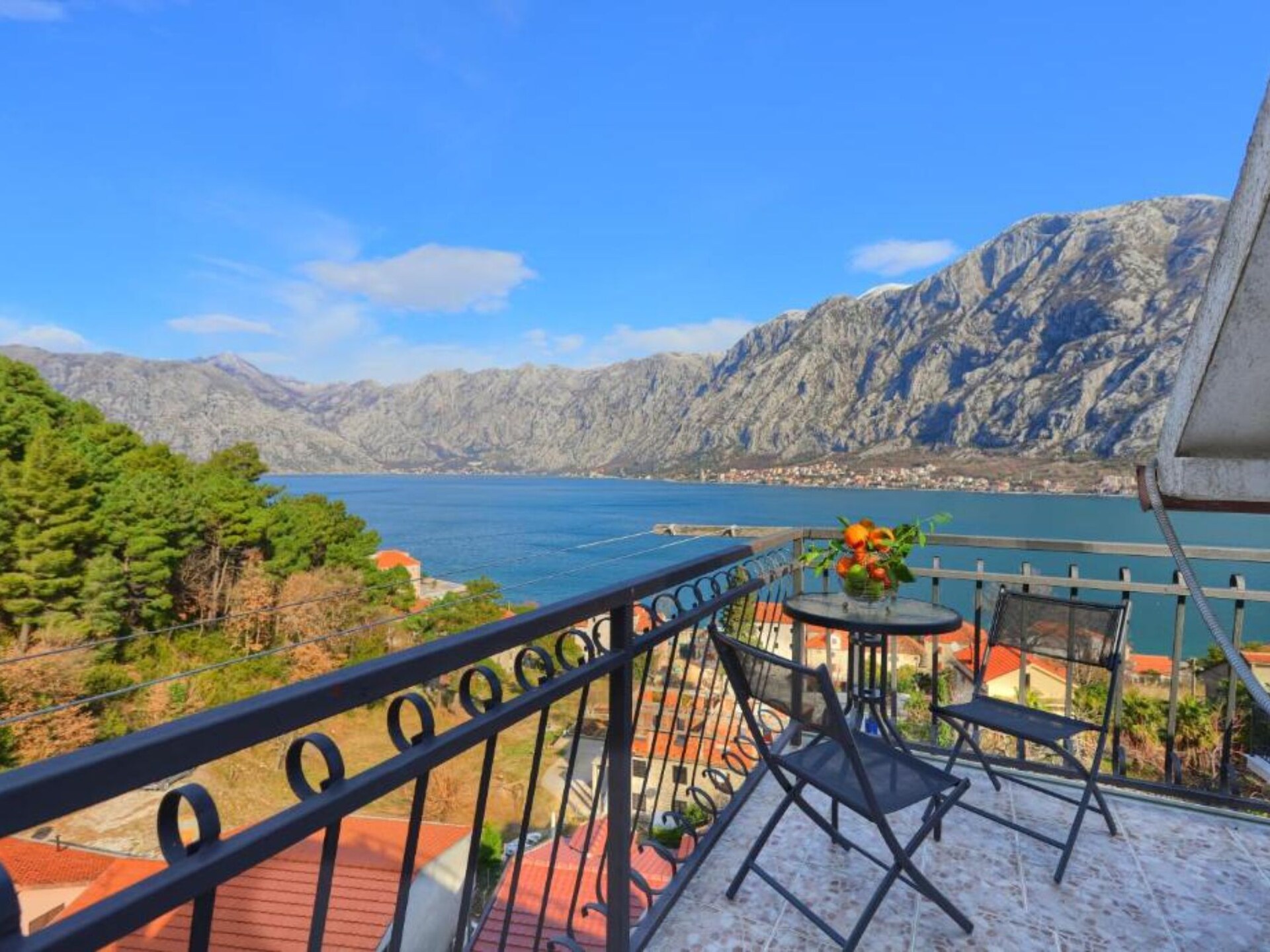 Sfeervol appartement aan de Baai van Kotor met zeezicht, op 80 meter van het strand - foto 14