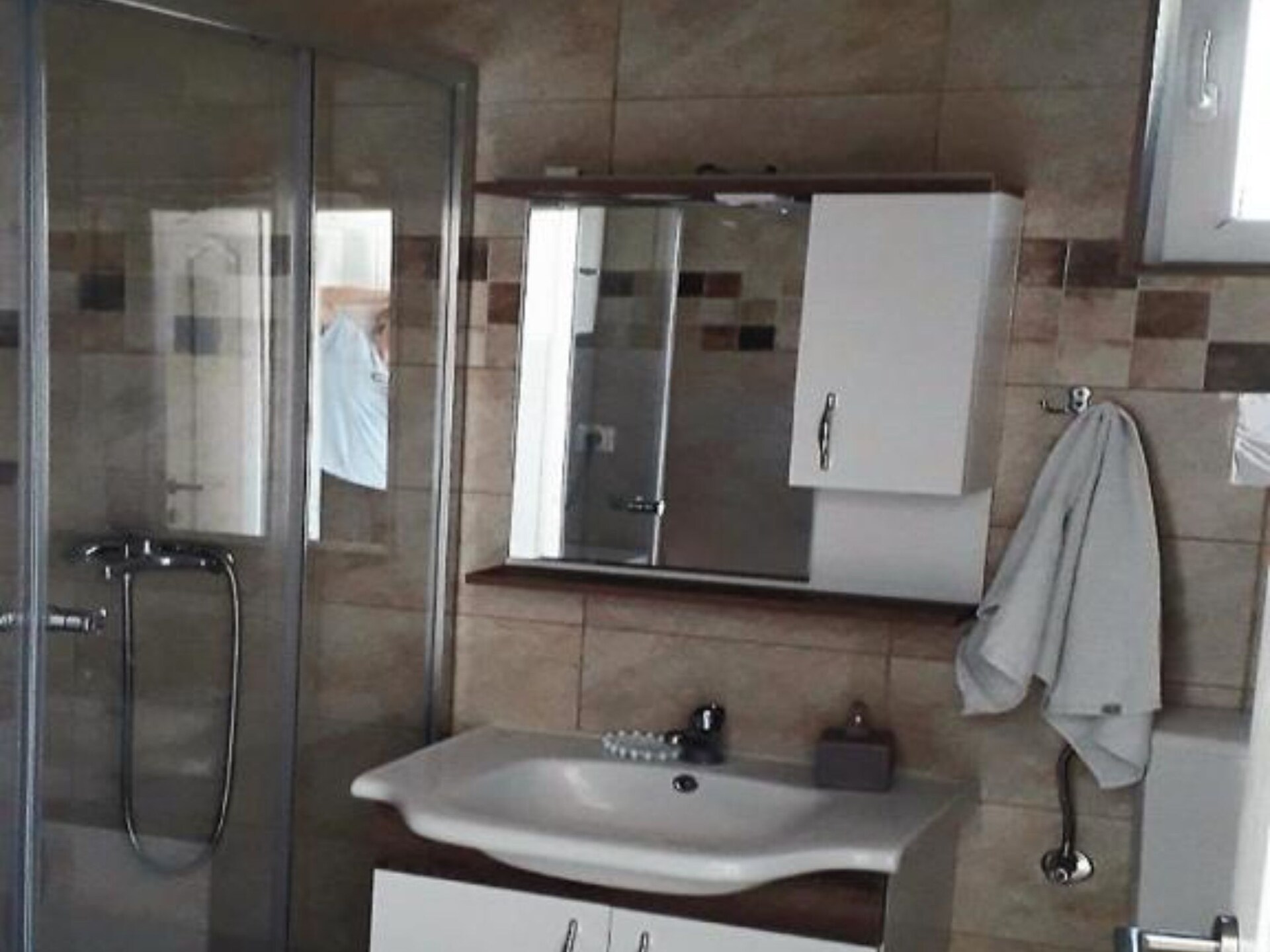 Adriatic Haven – Sfeervol appartement met terras in Tivat - foto 11