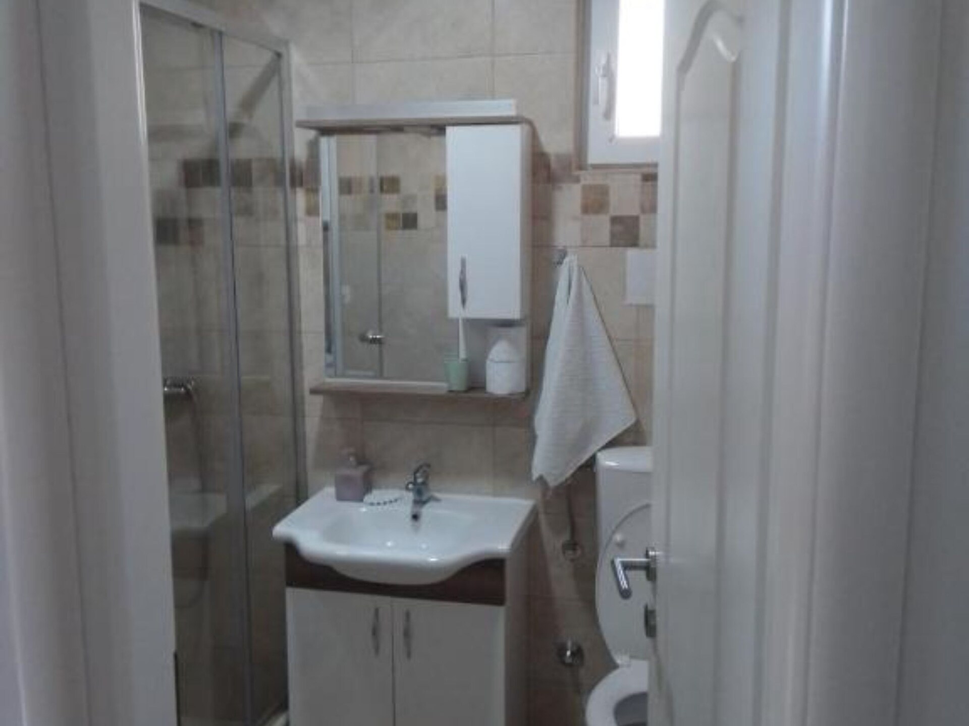 Adriatic Haven – Sfeervol appartement met terras in Tivat - foto 8