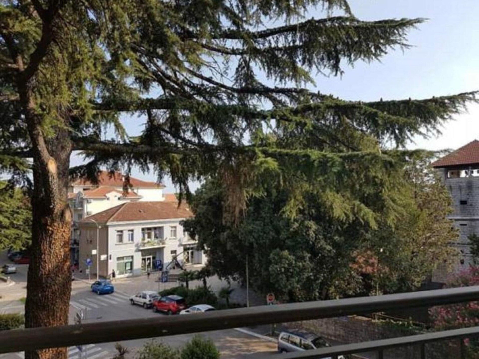 Rustiek Tivat appartement met balkon, gratis parkeren en strand op 200m - foto 22