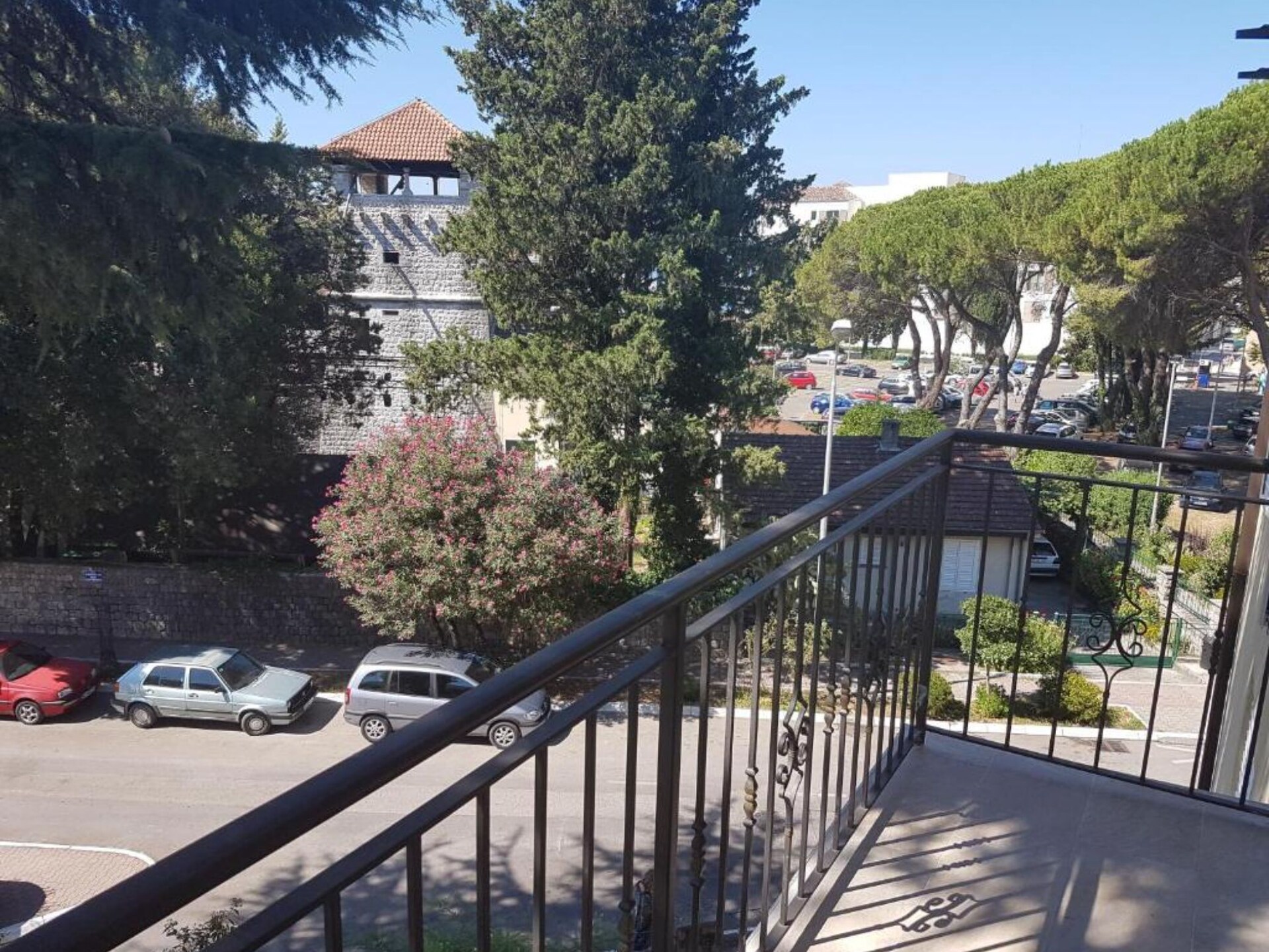 Rustiek Tivat appartement met balkon, gratis parkeren en strand op 200m - foto 20