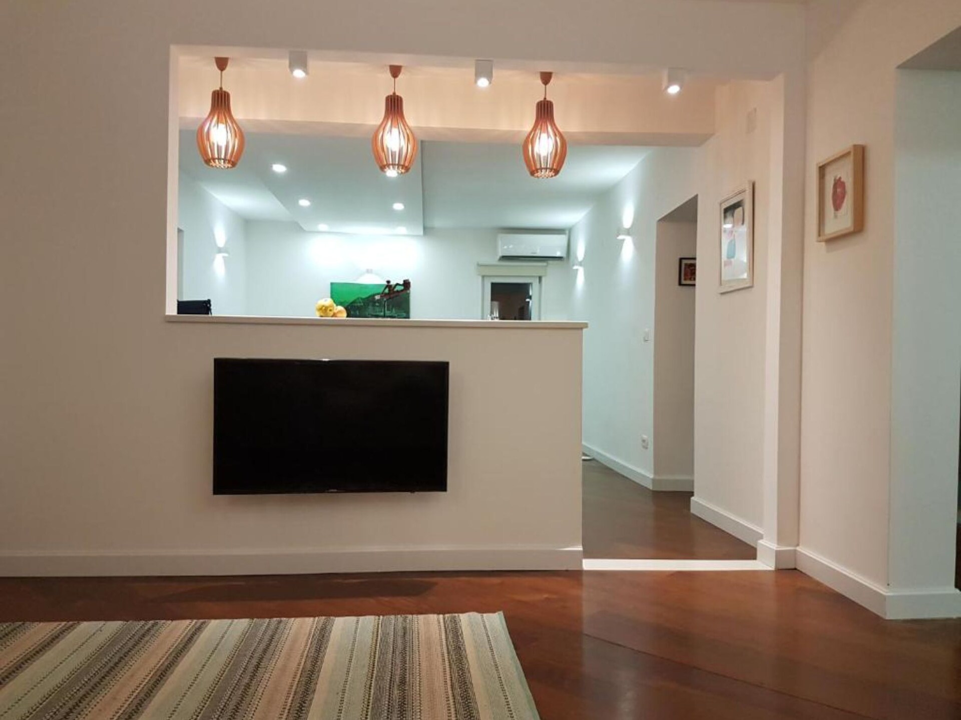 Rustiek Tivat appartement met balkon, gratis parkeren en strand op 200m - foto 3