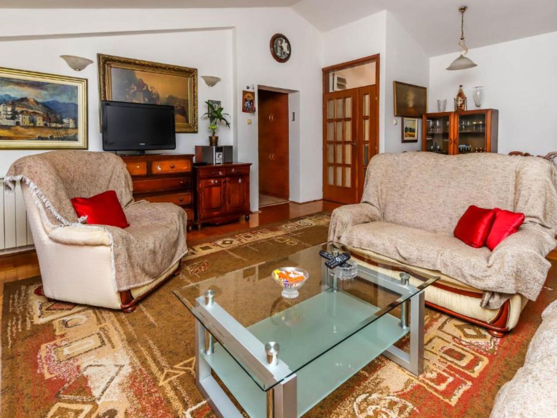 Rustgevend appartement aan de Budvaanse kustlijn, 400m van het strand - foto 3
