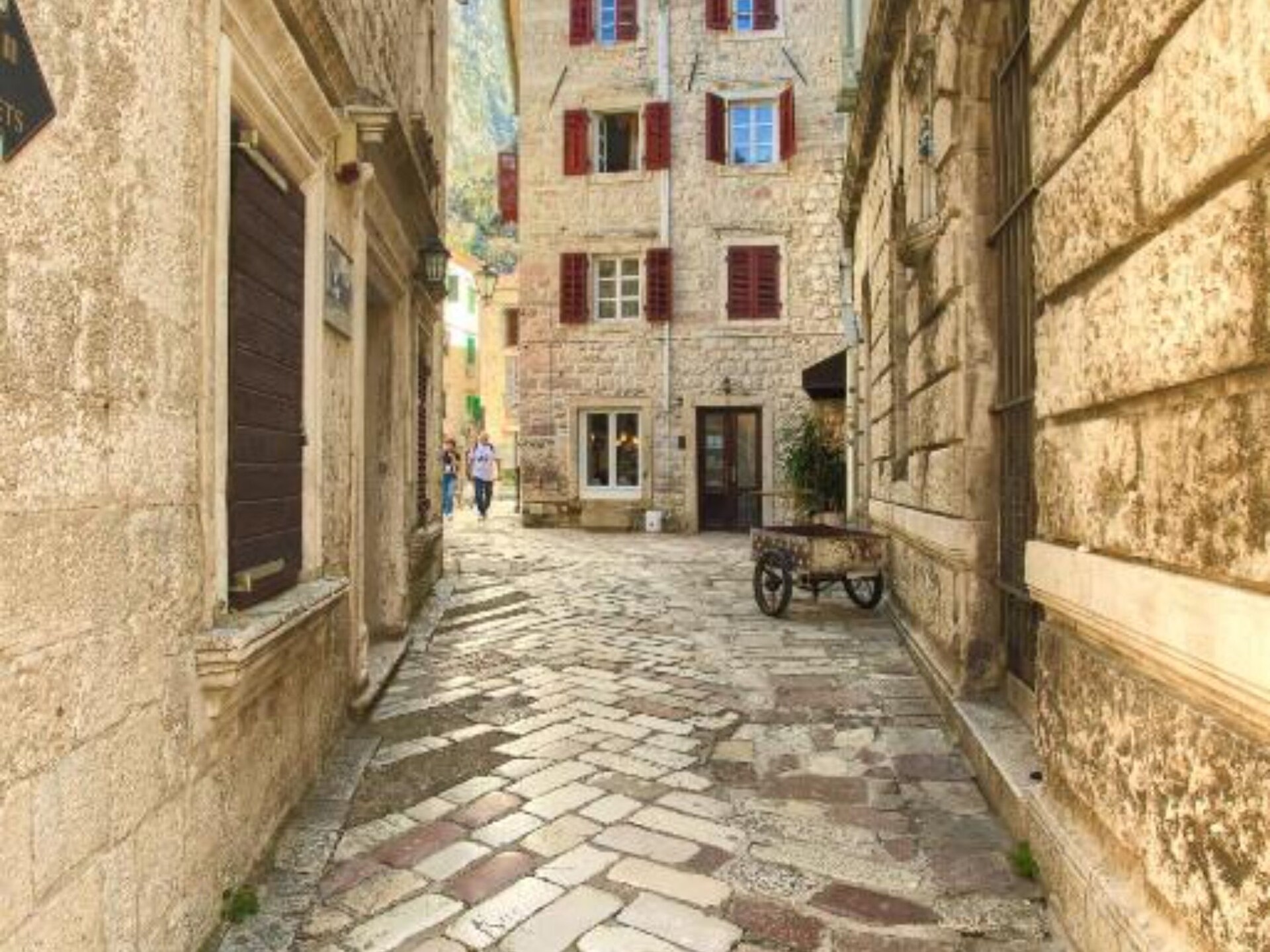 Authentiek appartement in UNESCO-werf Kotor, 200m van strand - foto 31